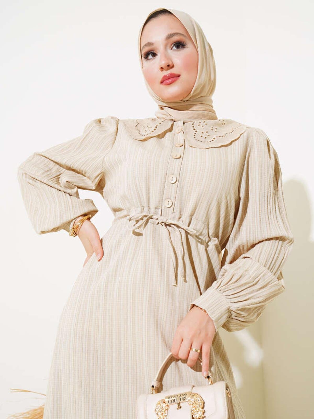 4330 FİXAY BEL TÜNELLİ BEBE YAKA ELBİSE - BEJ