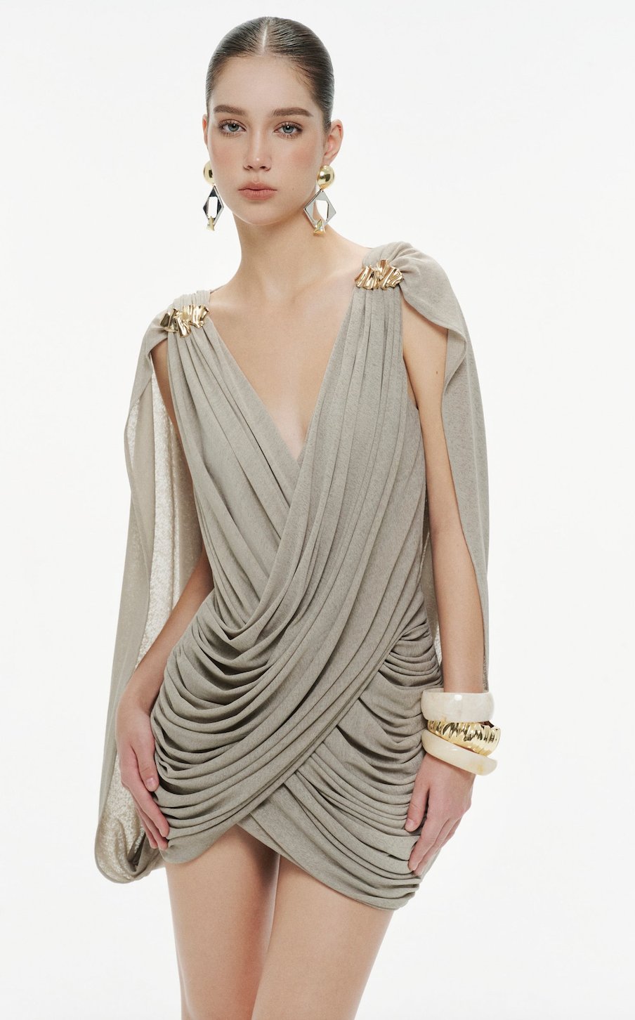 Drape Detaylı Pelerinli Mini Elbise