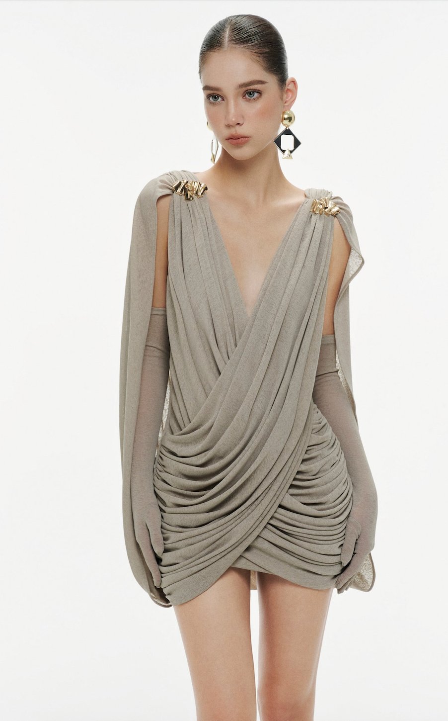 Drape Detaylı Pelerinli Mini Elbise