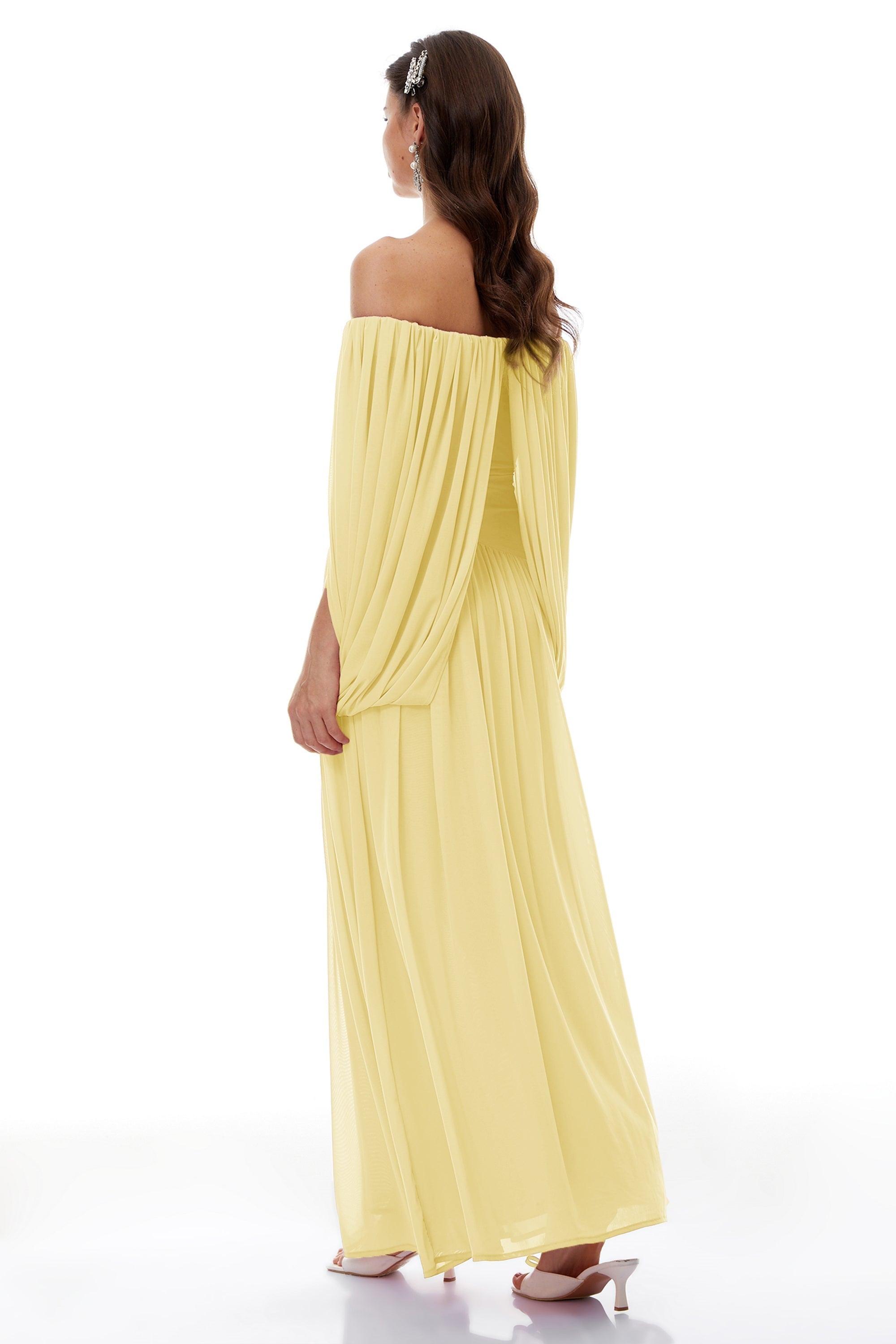 Drape Detaylı Sarı Pelerinli Uzun Elbise