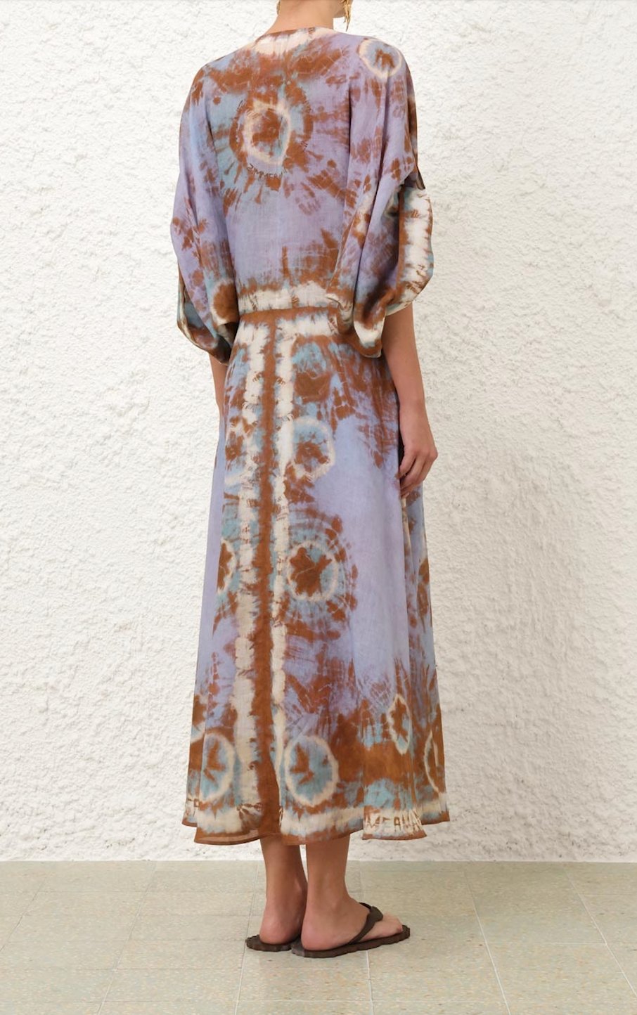 Premium Yırtmaçlı Batik Desenli Midi Elbise