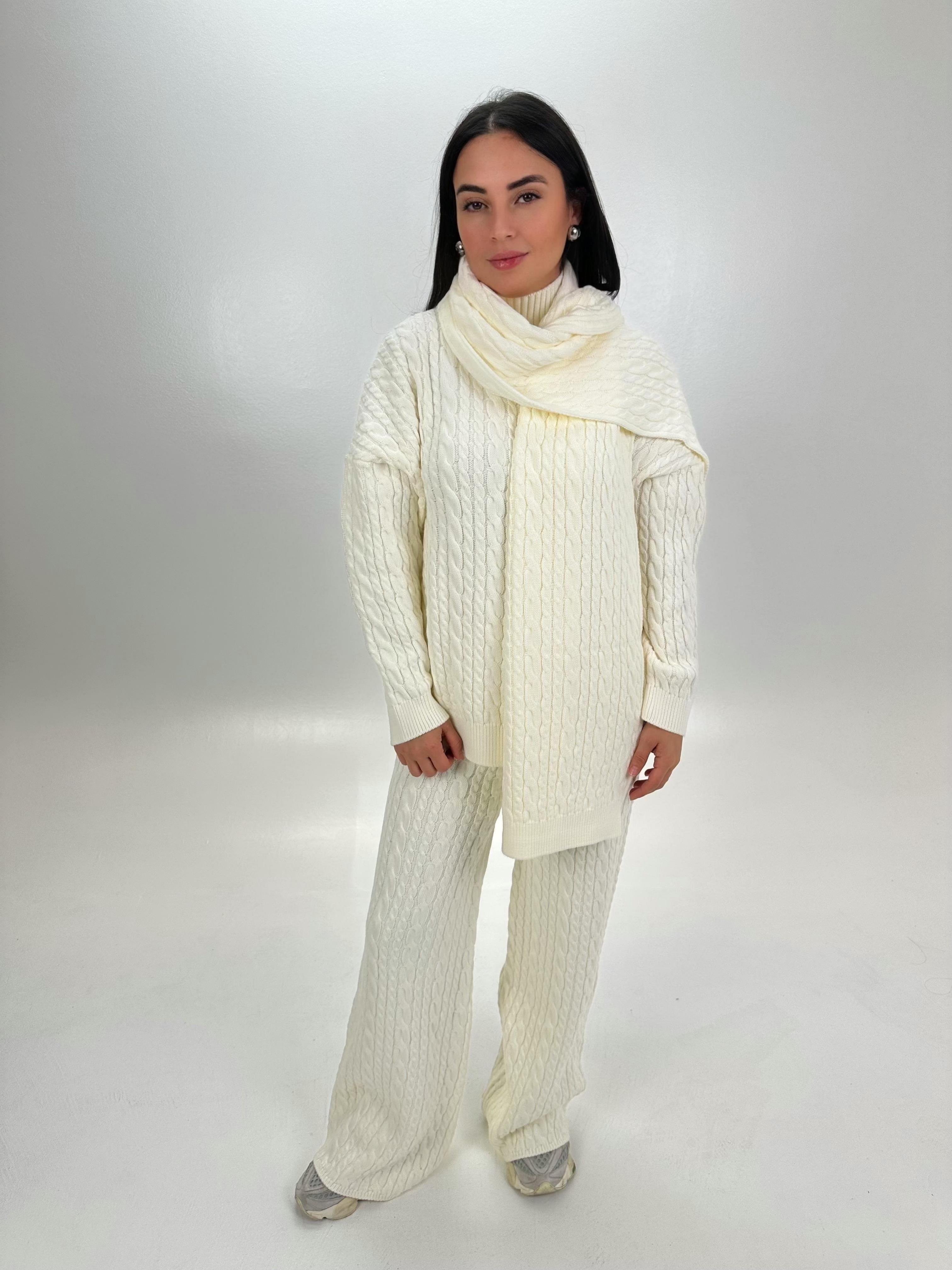 KREM ATKILI MARKA MODEL PANTOLON TRİKO TAKIM