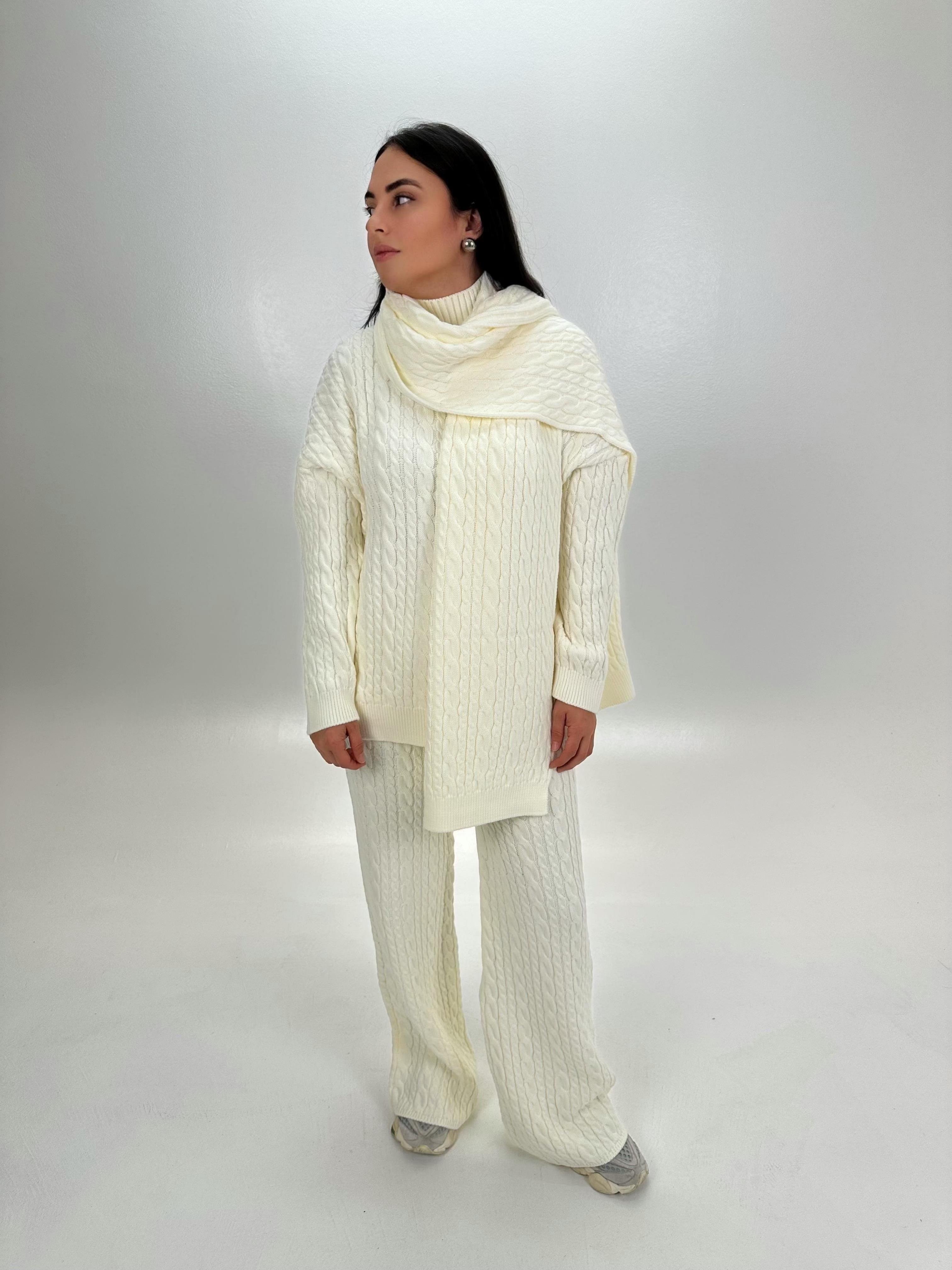 KREM ATKILI MARKA MODEL PANTOLON TRİKO TAKIM