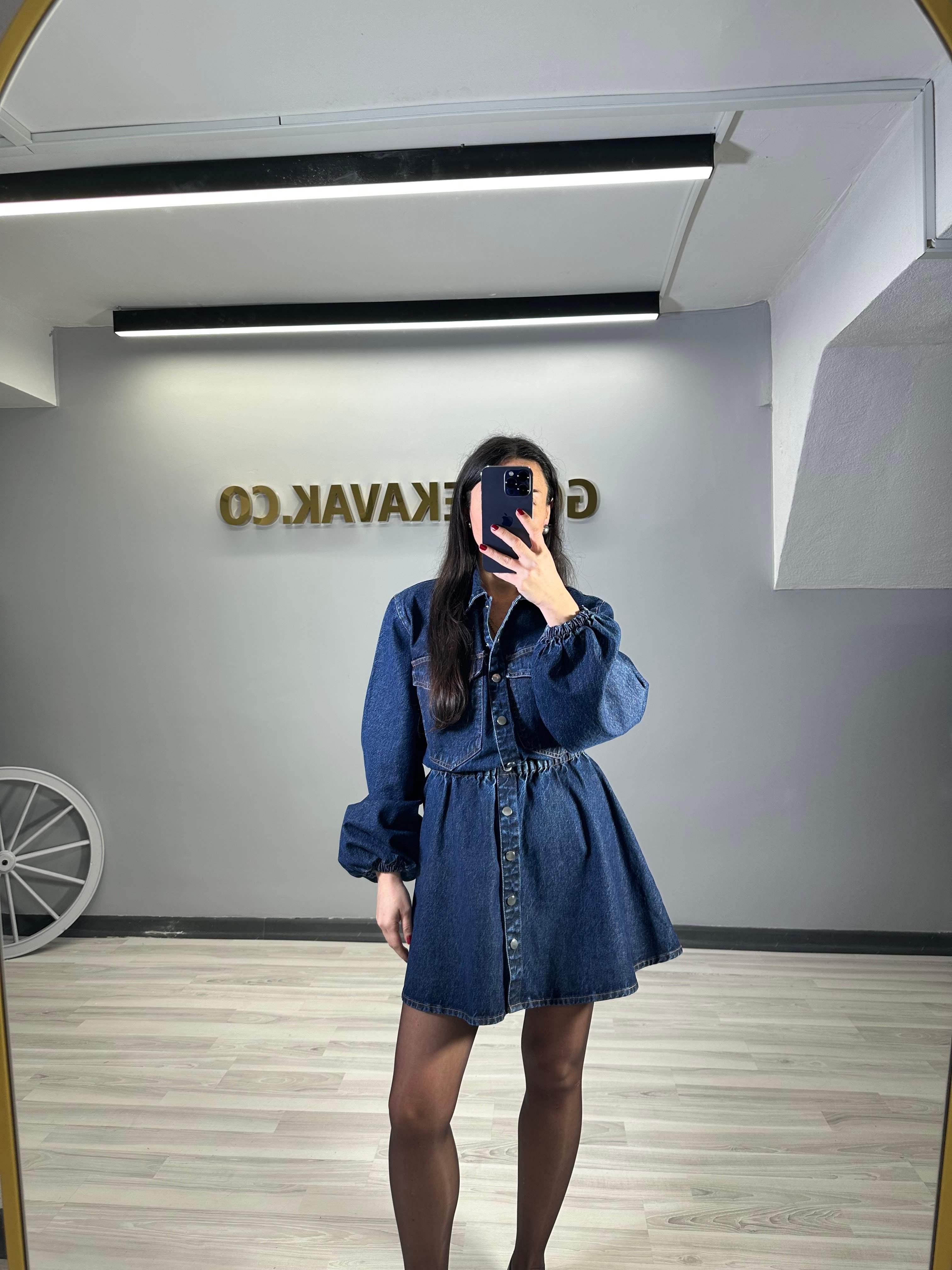 MAVİ ÇITÇIT KAPAMALI DENİM ELBİSE