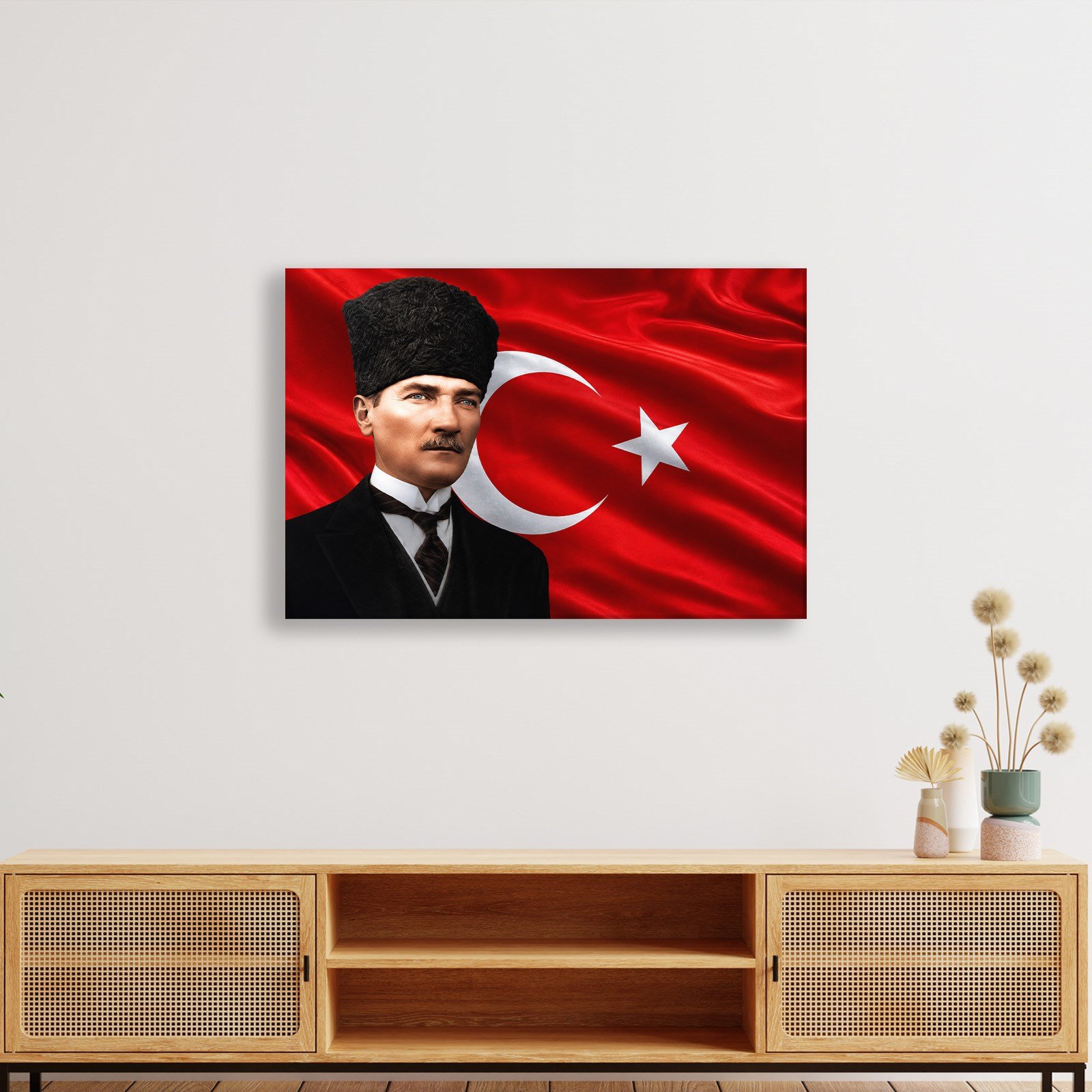 Atatürk Kanvas Tablo – Türk Bayrağı Fonlu Mustafa Kemal Atatürk Duvar Tablosu