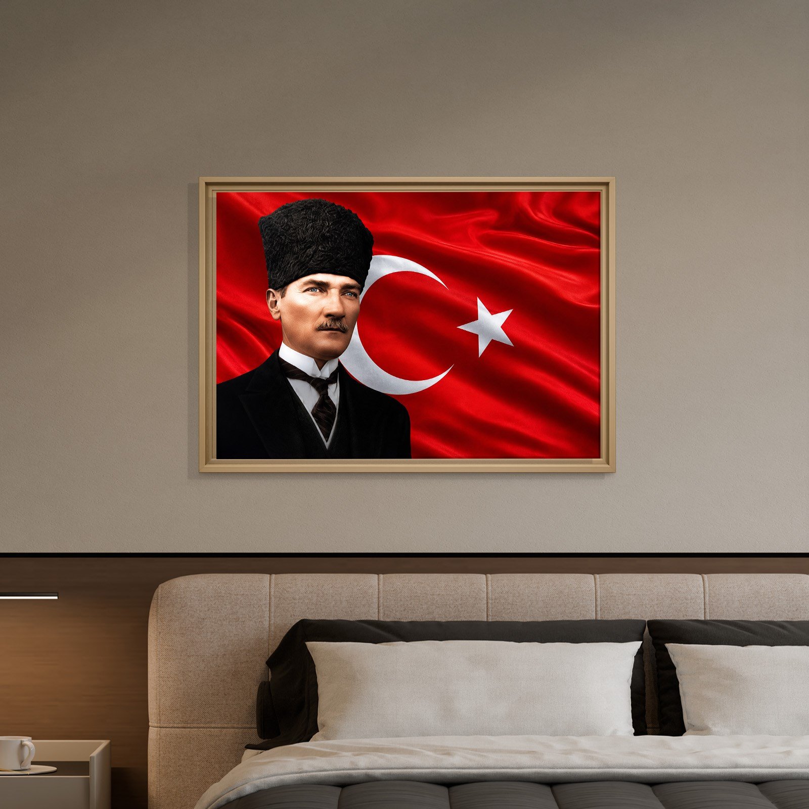 Atatürk Kanvas Tablo – Türk Bayrağı Fonlu Mustafa Kemal Atatürk Duvar Tablosu