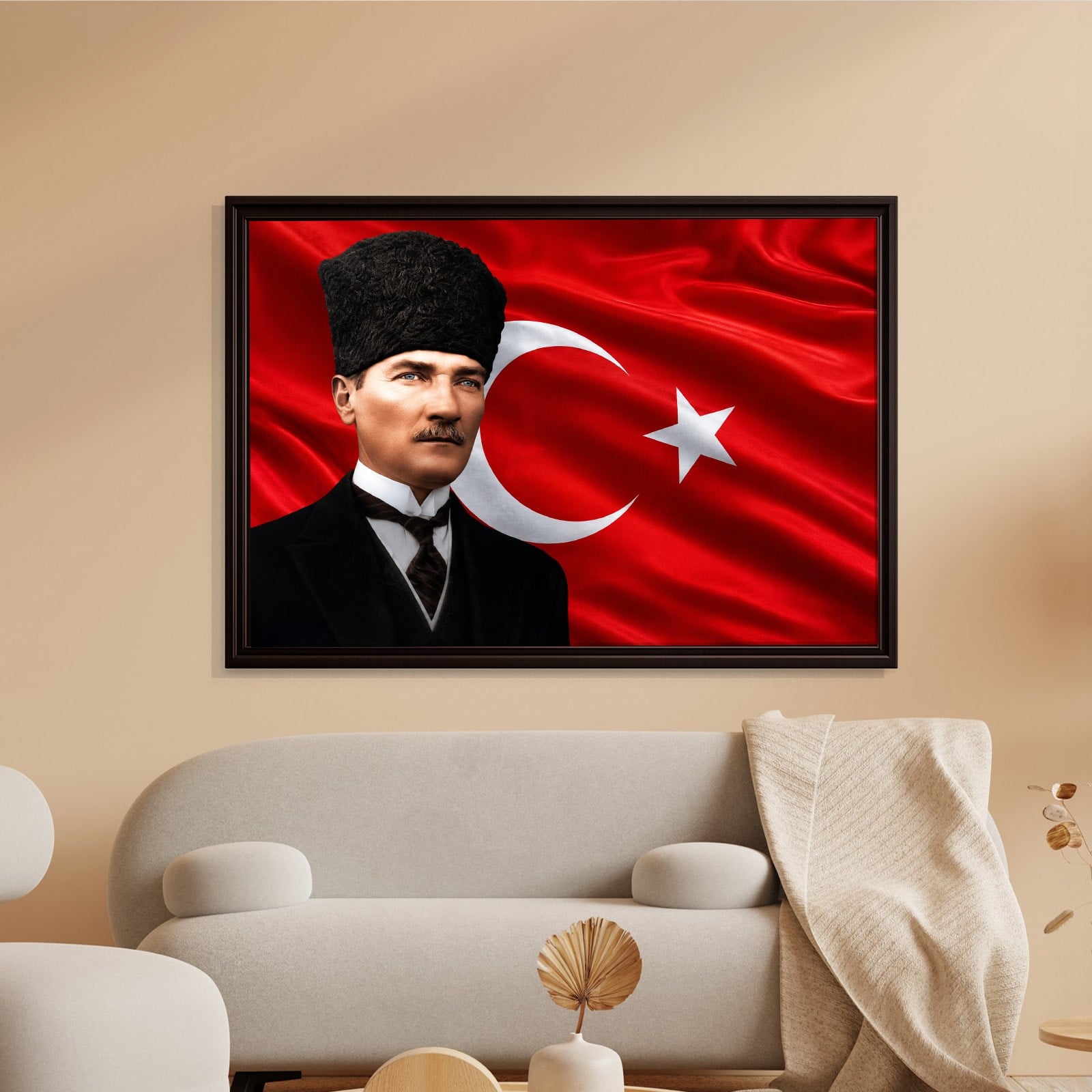 Atatürk Kanvas Tablo – Türk Bayrağı Fonlu Mustafa Kemal Atatürk Duvar Tablosu