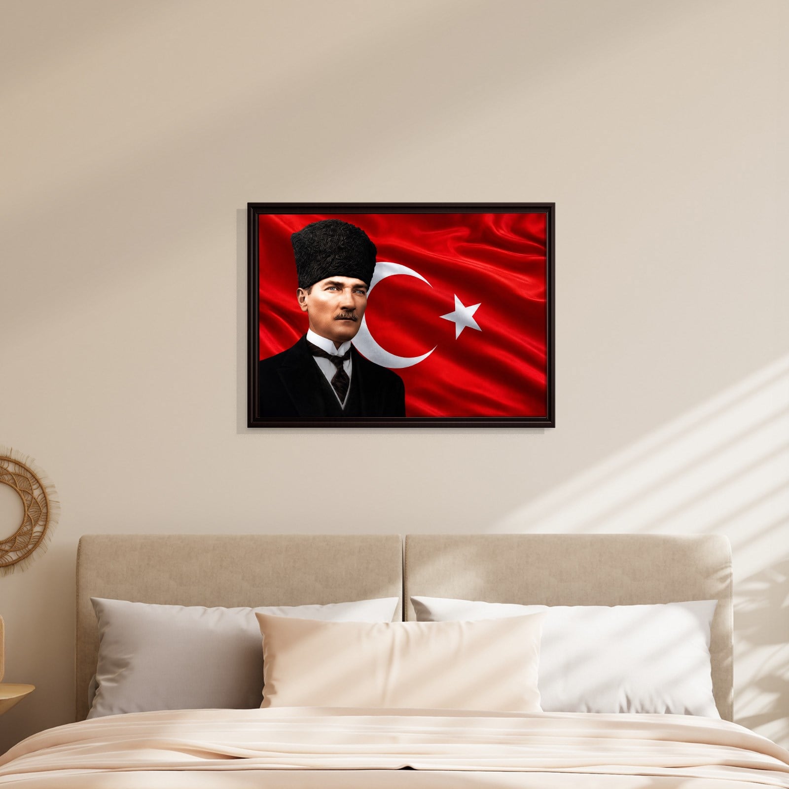 Atatürk Kanvas Tablo – Türk Bayrağı Fonlu Mustafa Kemal Atatürk Duvar Tablosu