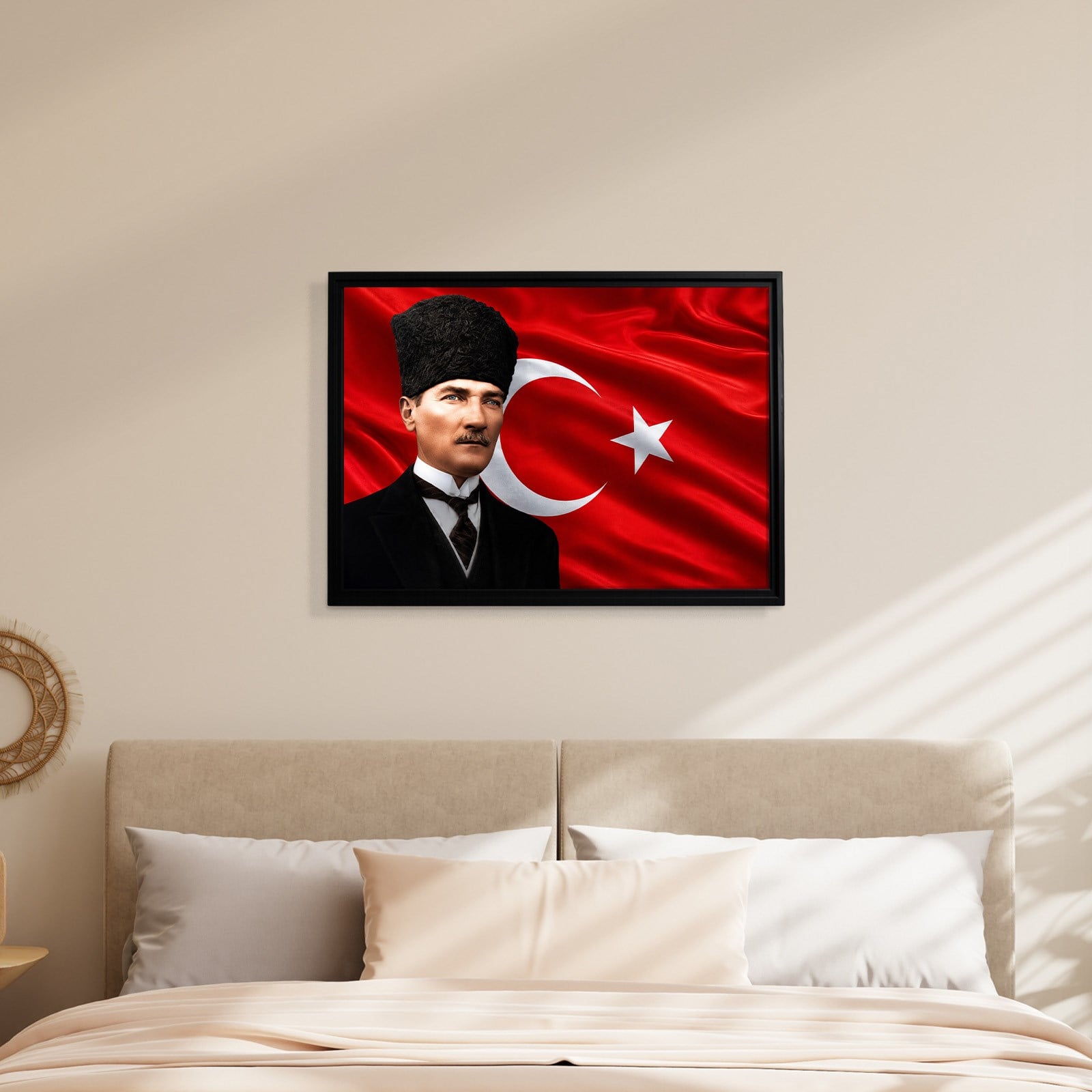Atatürk Kanvas Tablo – Türk Bayrağı Fonlu Mustafa Kemal Atatürk Duvar Tablosu