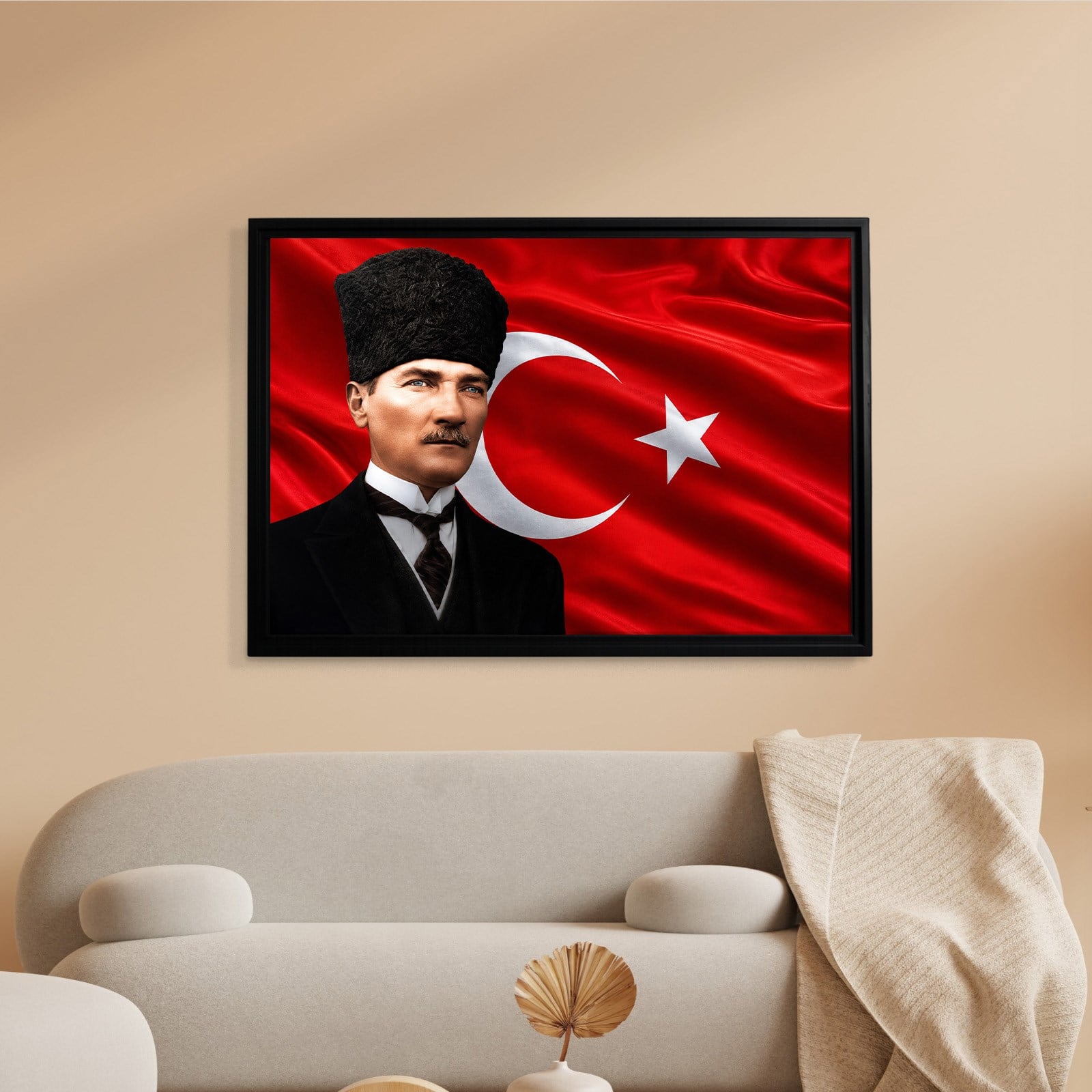Atatürk Kanvas Tablo – Türk Bayrağı Fonlu Mustafa Kemal Atatürk Duvar Tablosu