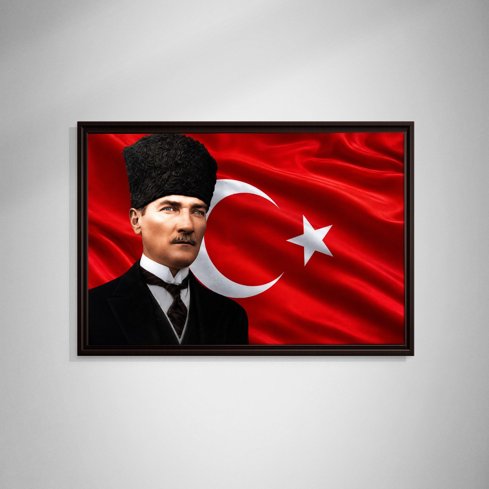 Atatürk Kanvas Tablo – Türk Bayrağı Fonlu Mustafa Kemal Atatürk Duvar Tablosu