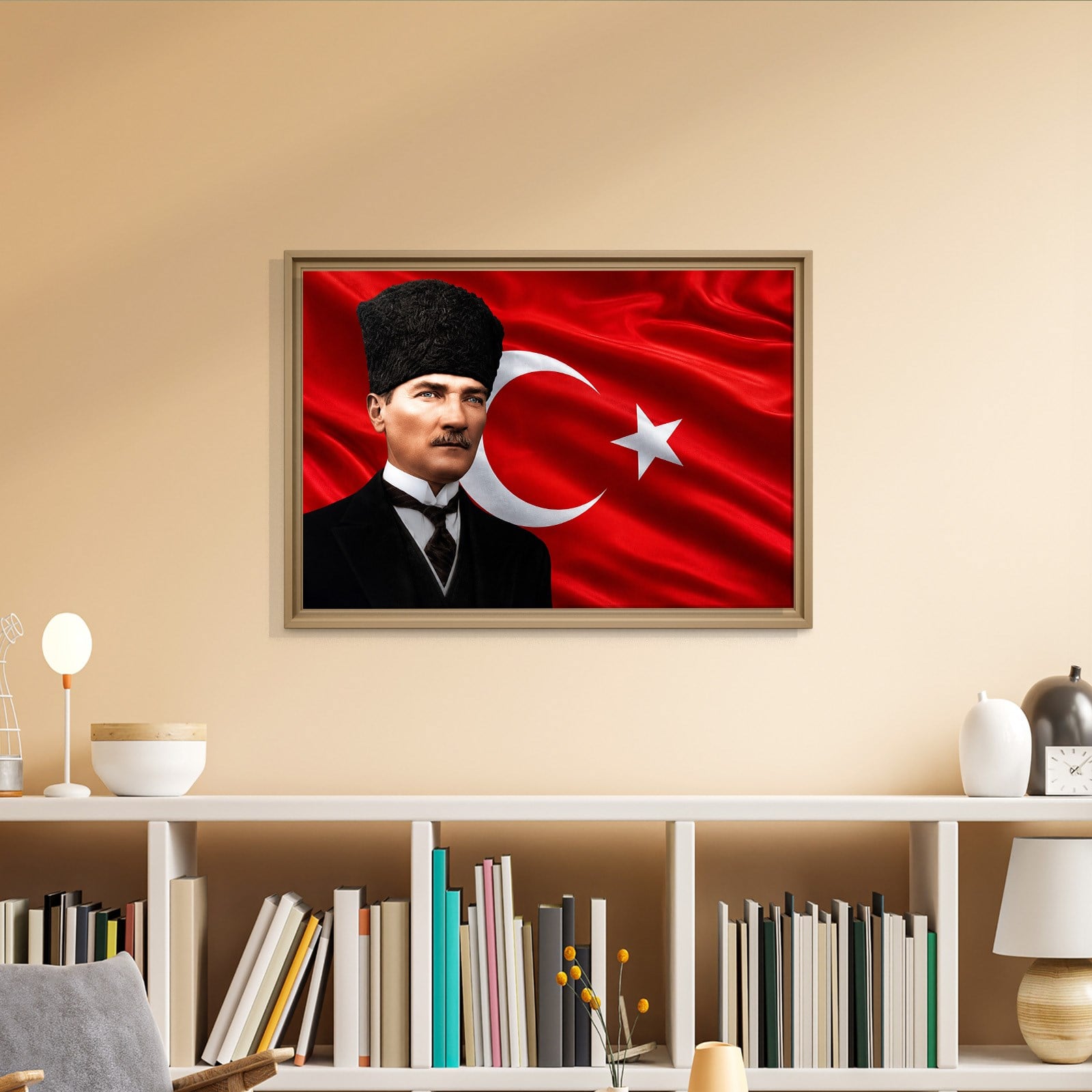 Atatürk Kanvas Tablo – Türk Bayrağı Fonlu Mustafa Kemal Atatürk Duvar Tablosu