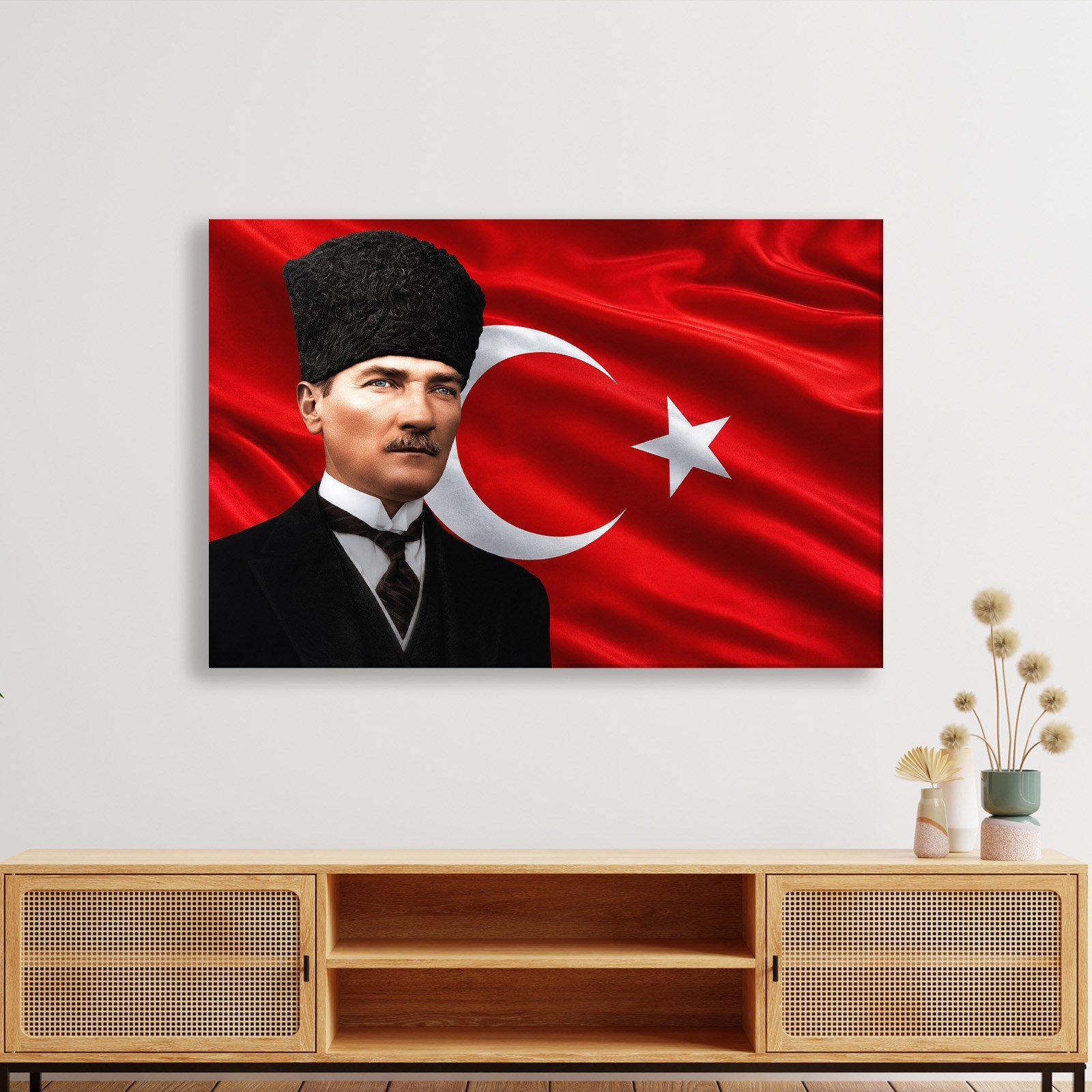 Atatürk Kanvas Tablo – Türk Bayrağı Fonlu Mustafa Kemal Atatürk Duvar Tablosu