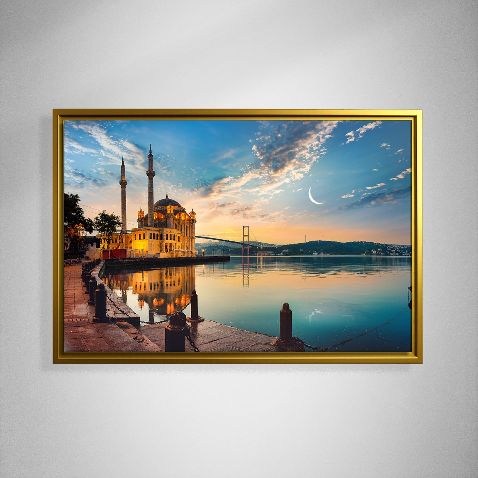 İstanbul Akşamı – Ortaköy Camii ve Boğaz Manzarası Kanvas Tablo
