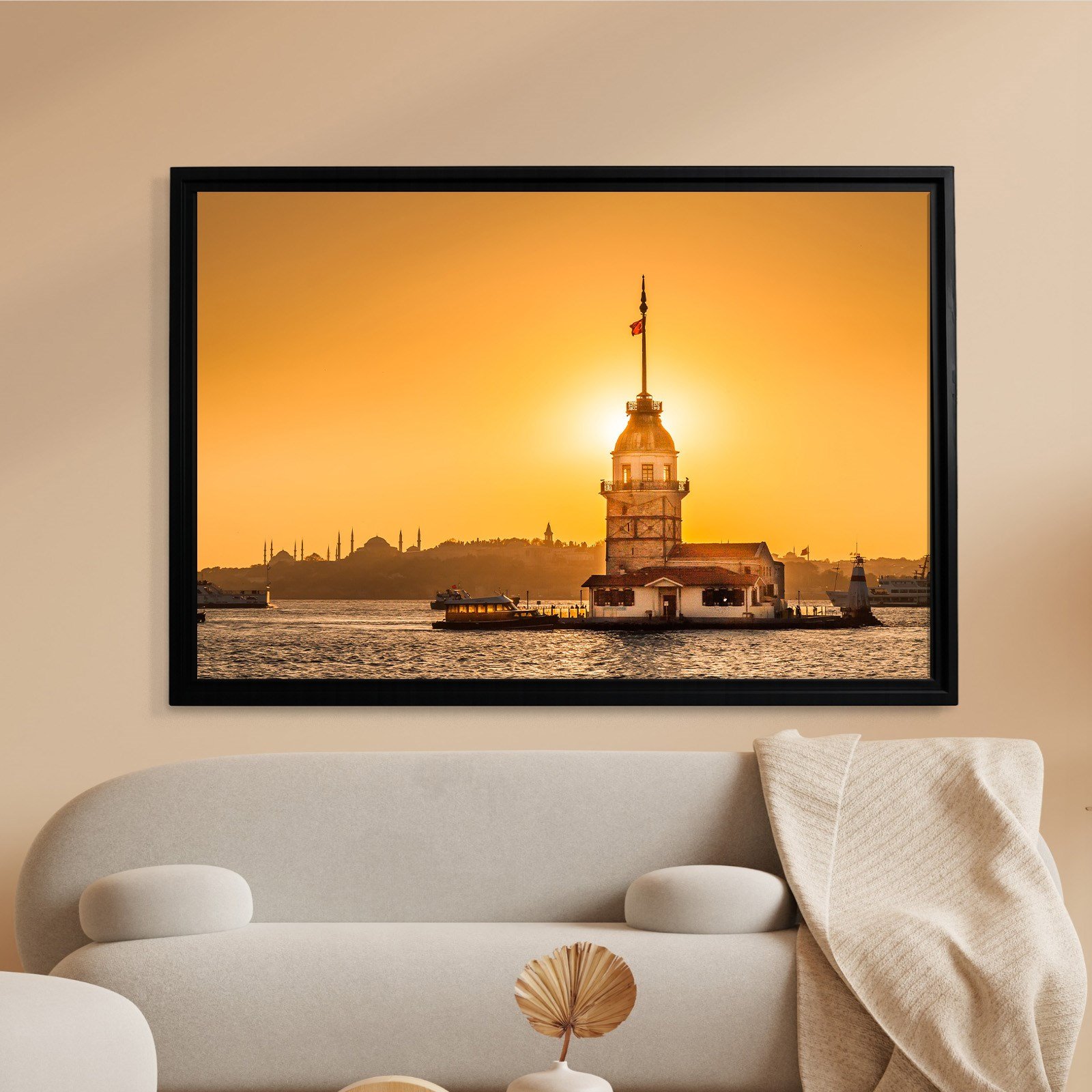 İSTANBUL – Güneşin Işığında Kız Kulesi