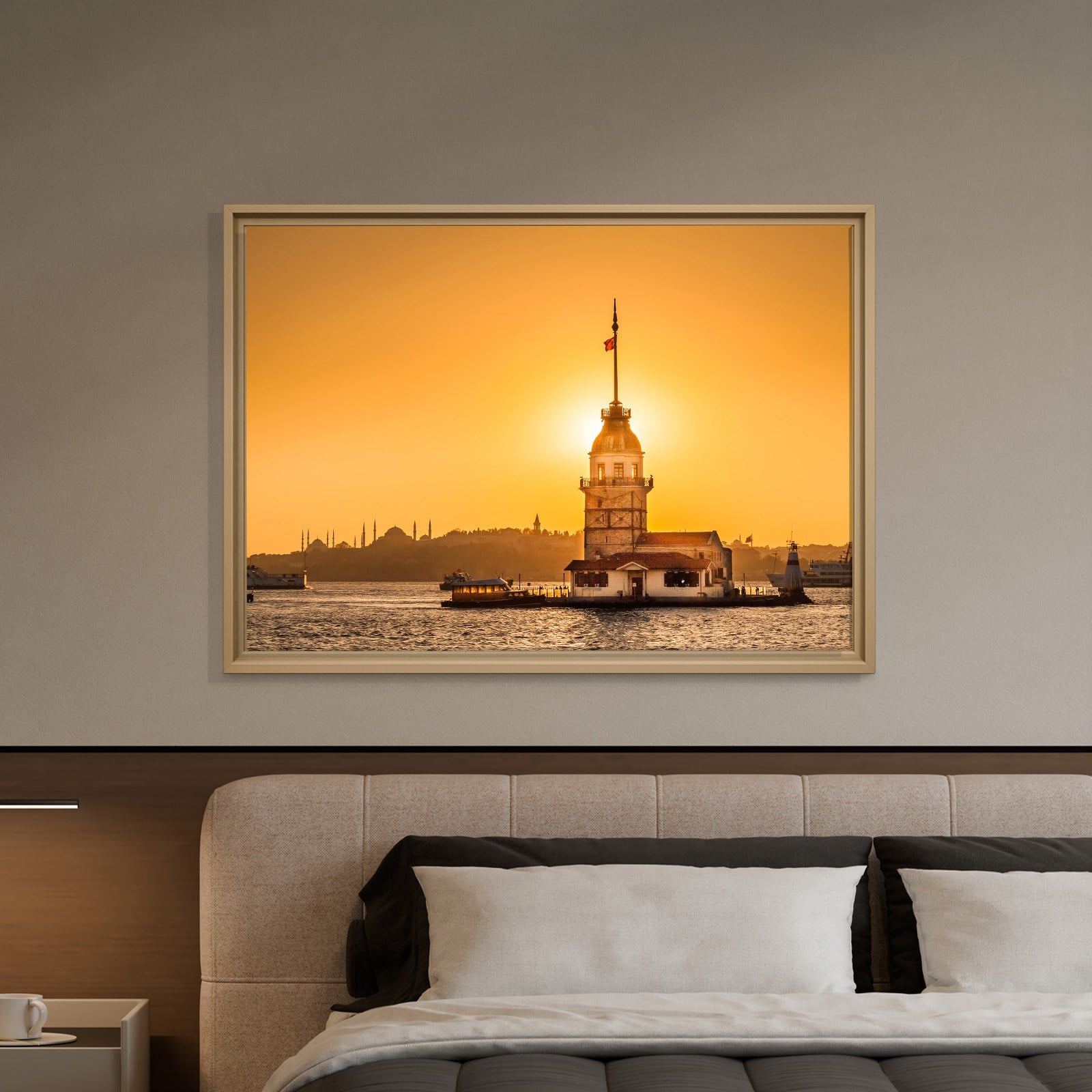 İSTANBUL – Güneşin Işığında Kız Kulesi