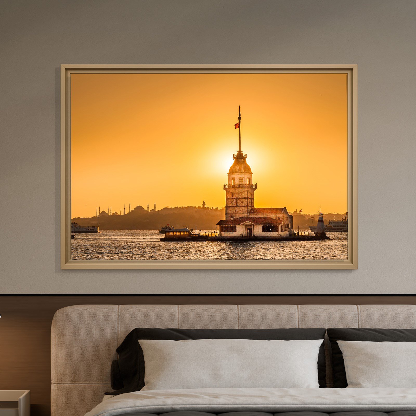 İSTANBUL – Güneşin Işığında Kız Kulesi