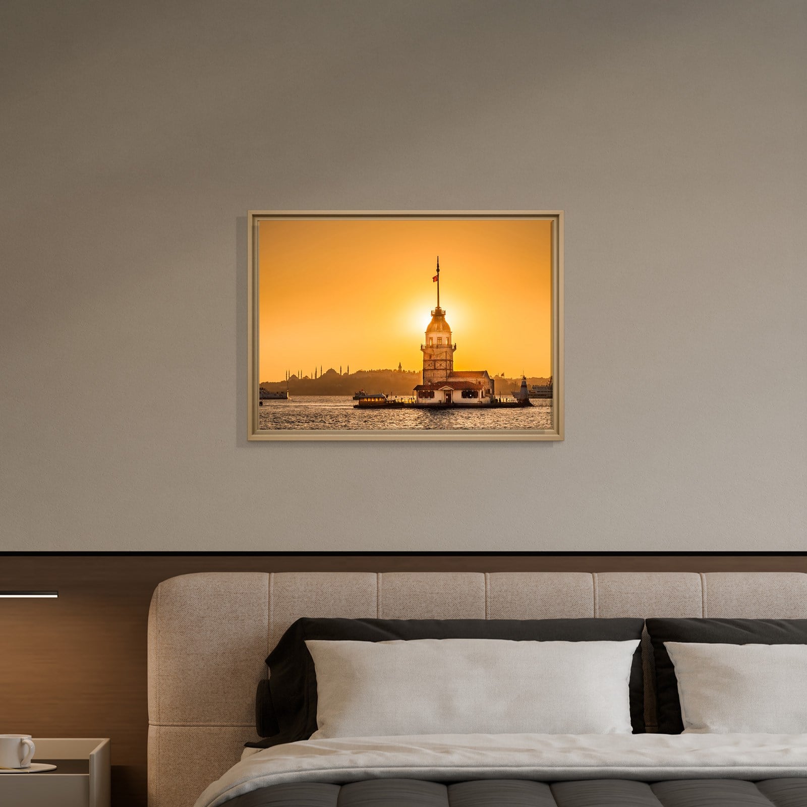 İSTANBUL – Güneşin Işığında Kız Kulesi