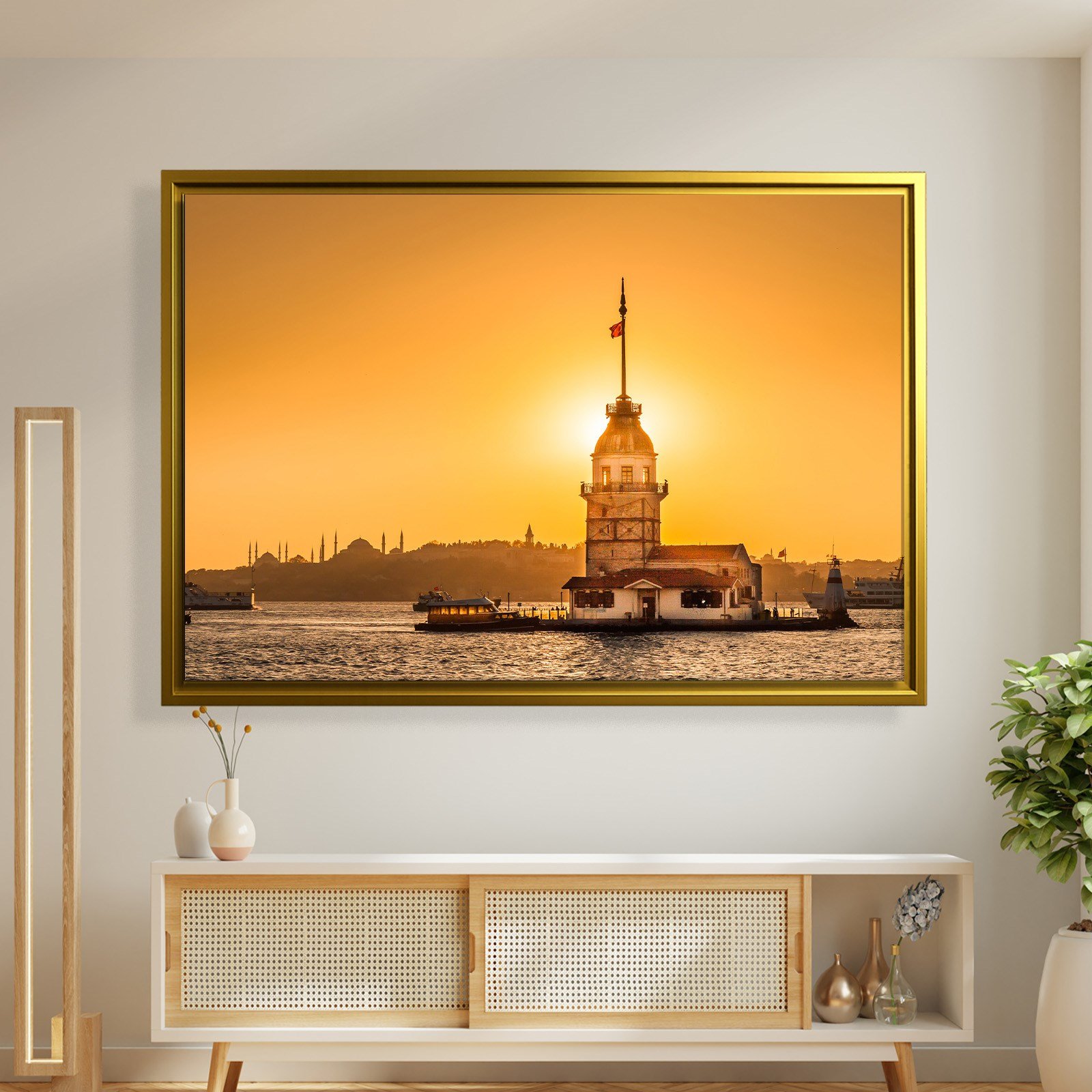 İSTANBUL – Güneşin Işığında Kız Kulesi