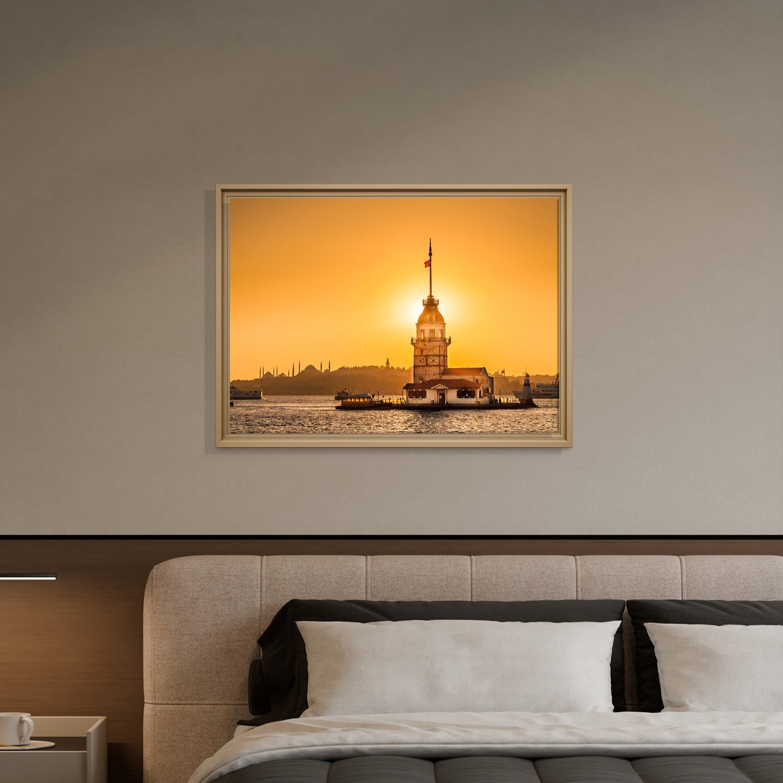 İSTANBUL – Güneşin Işığında Kız Kulesi
