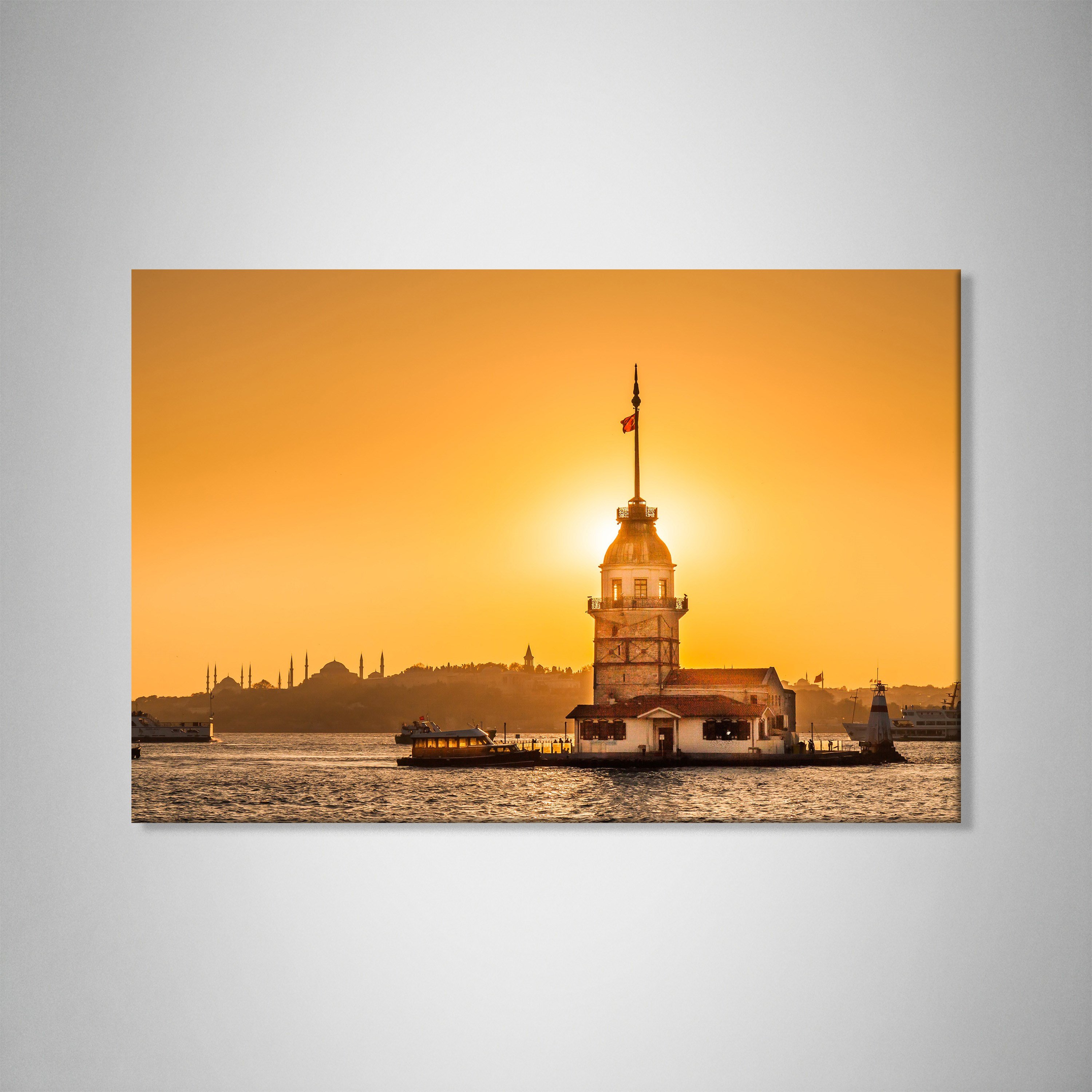 İSTANBUL – Güneşin Işığında Kız Kulesi