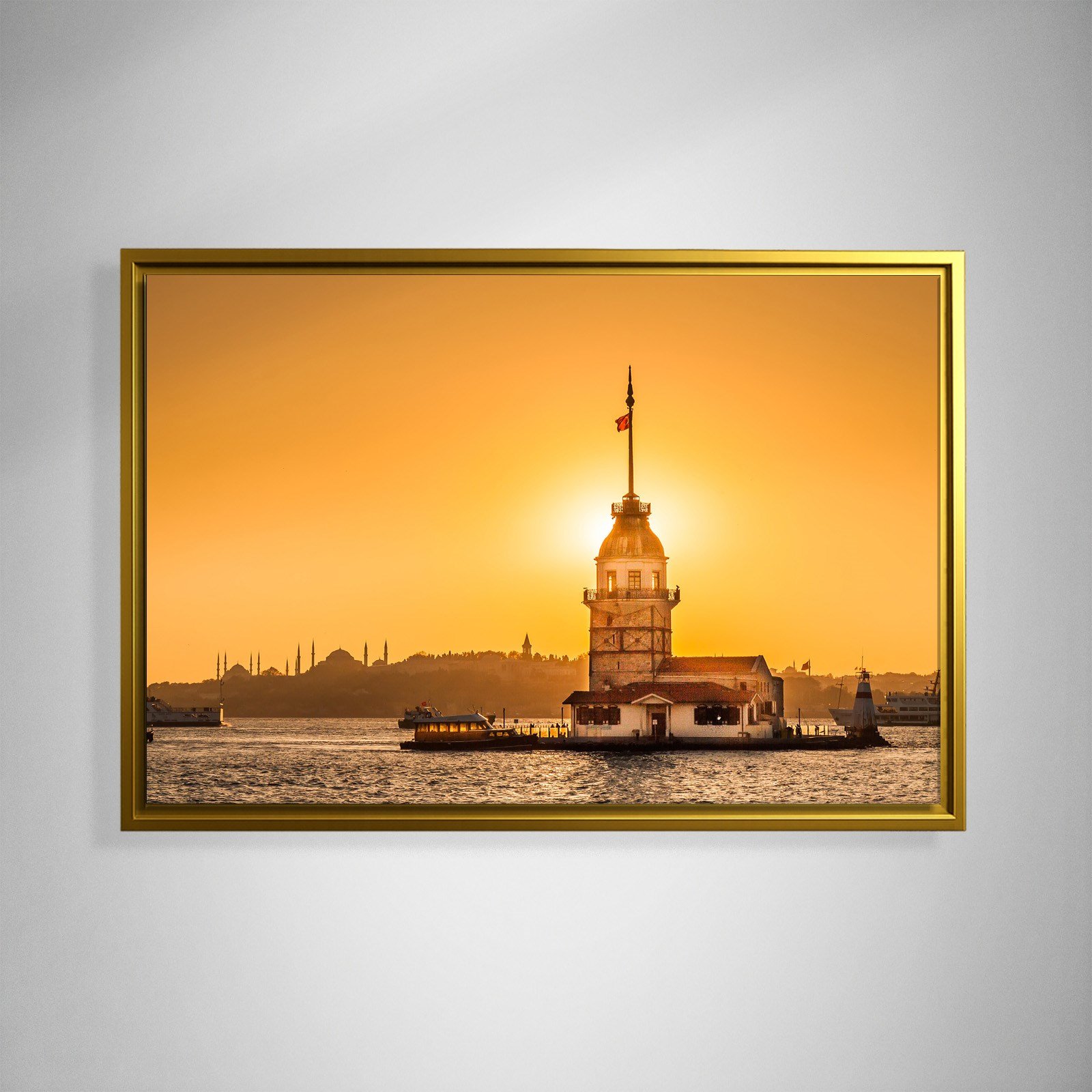 İSTANBUL – Güneşin Işığında Kız Kulesi