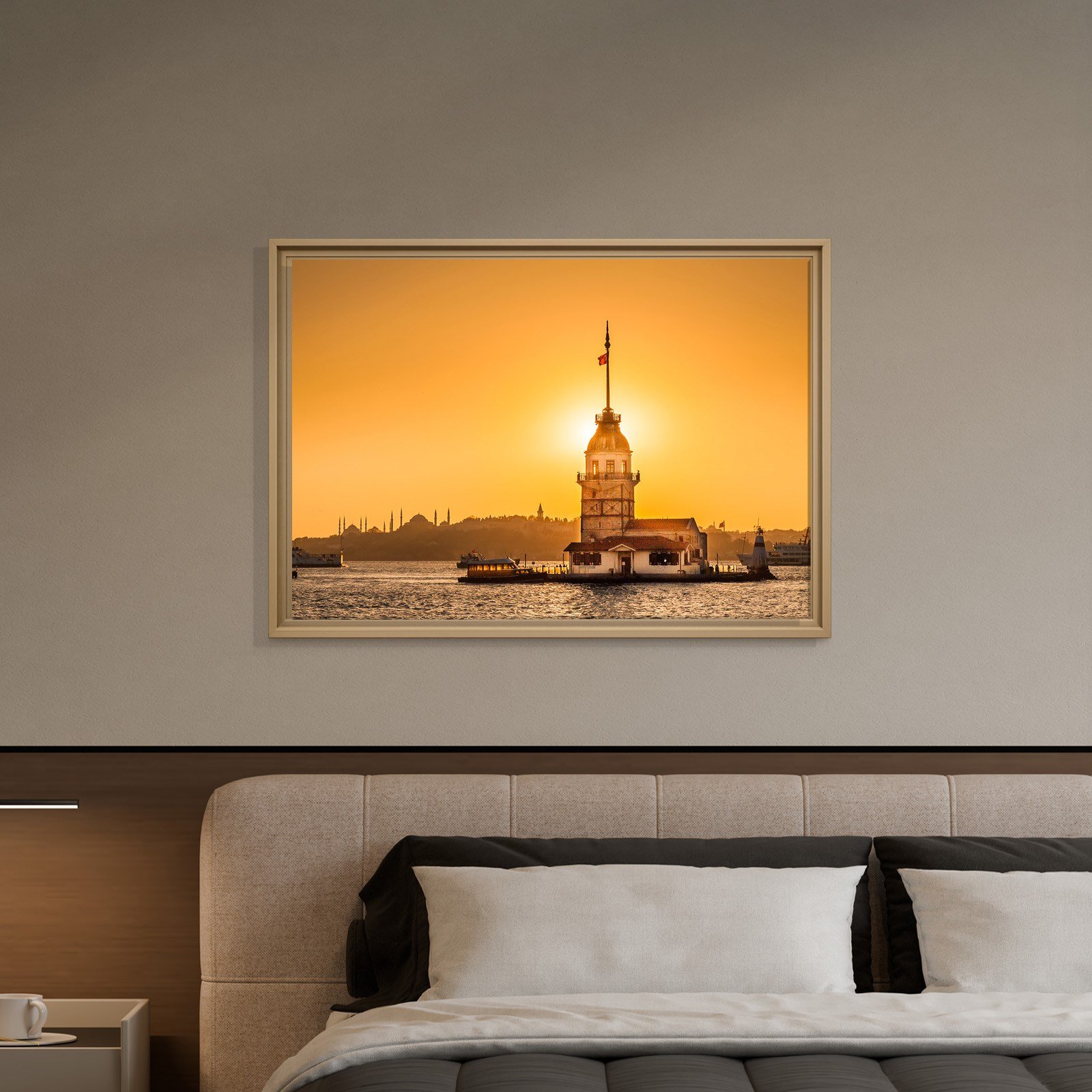 İSTANBUL – Güneşin Işığında Kız Kulesi