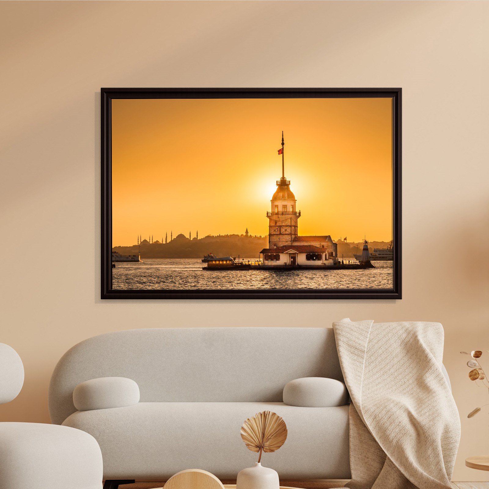 İSTANBUL – Güneşin Işığında Kız Kulesi