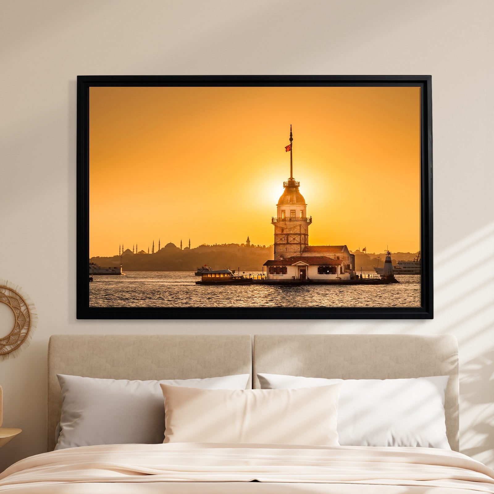 İSTANBUL – Güneşin Işığında Kız Kulesi