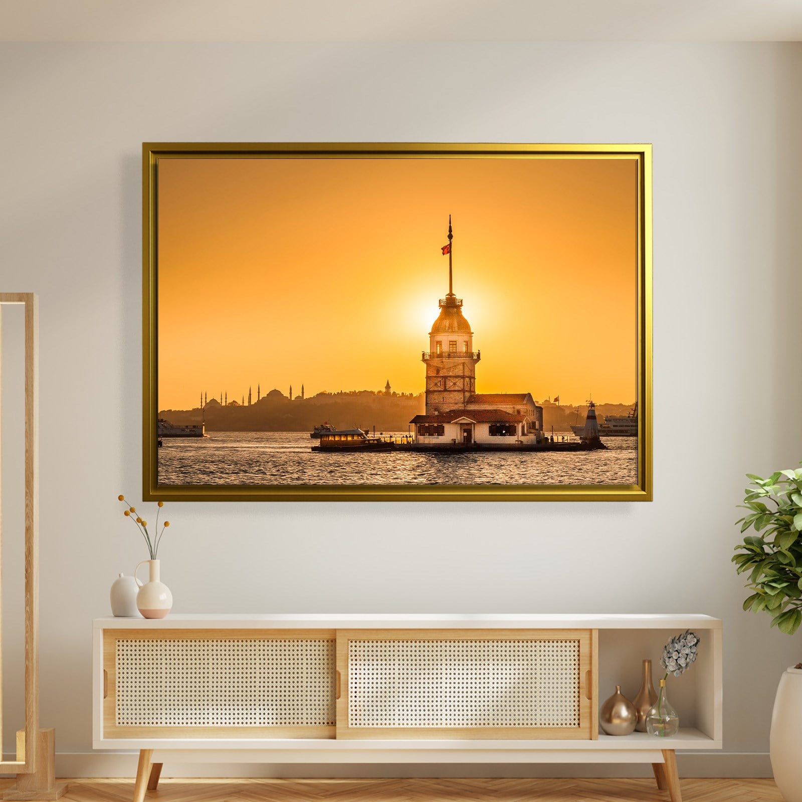 İSTANBUL – Güneşin Işığında Kız Kulesi