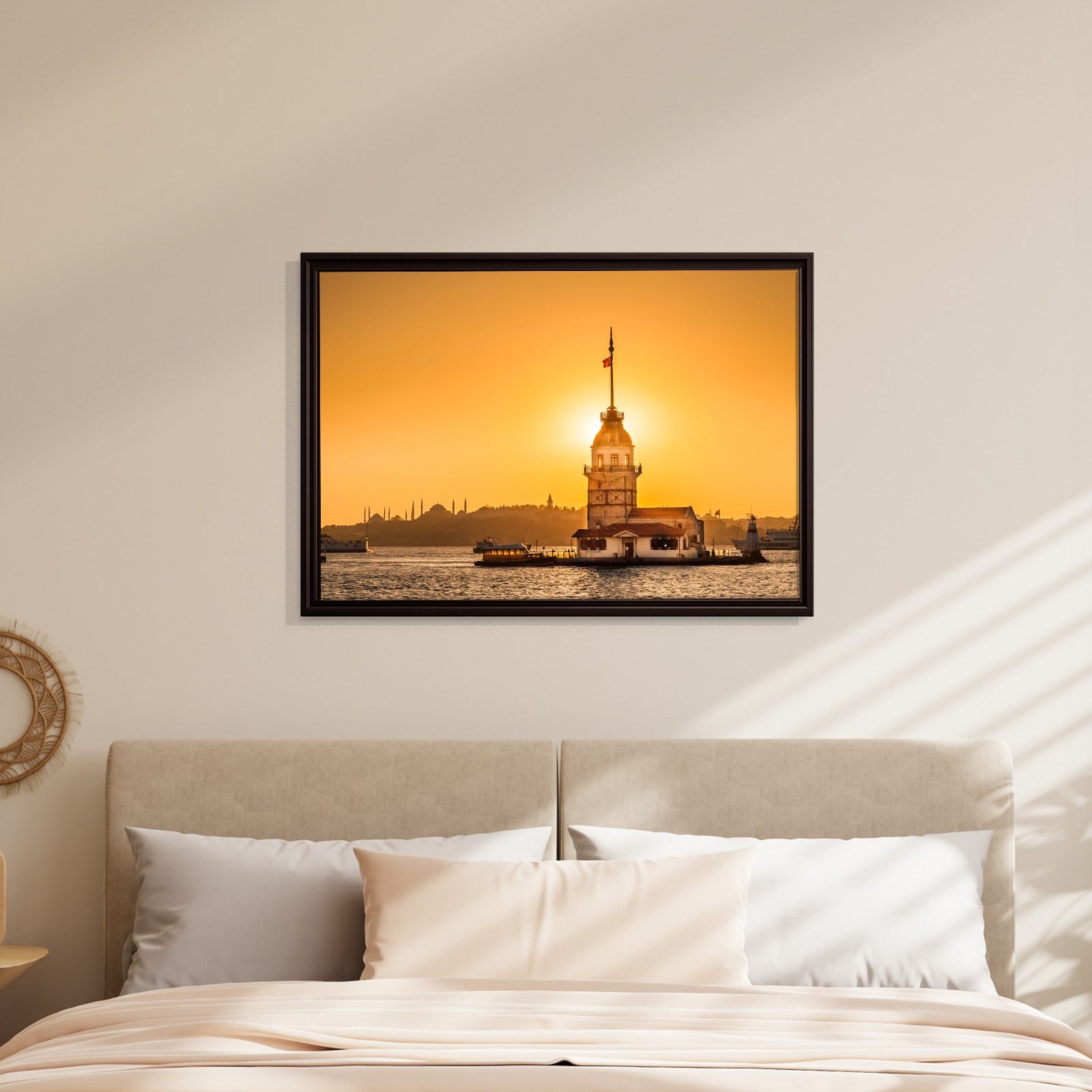 İSTANBUL – Güneşin Işığında Kız Kulesi