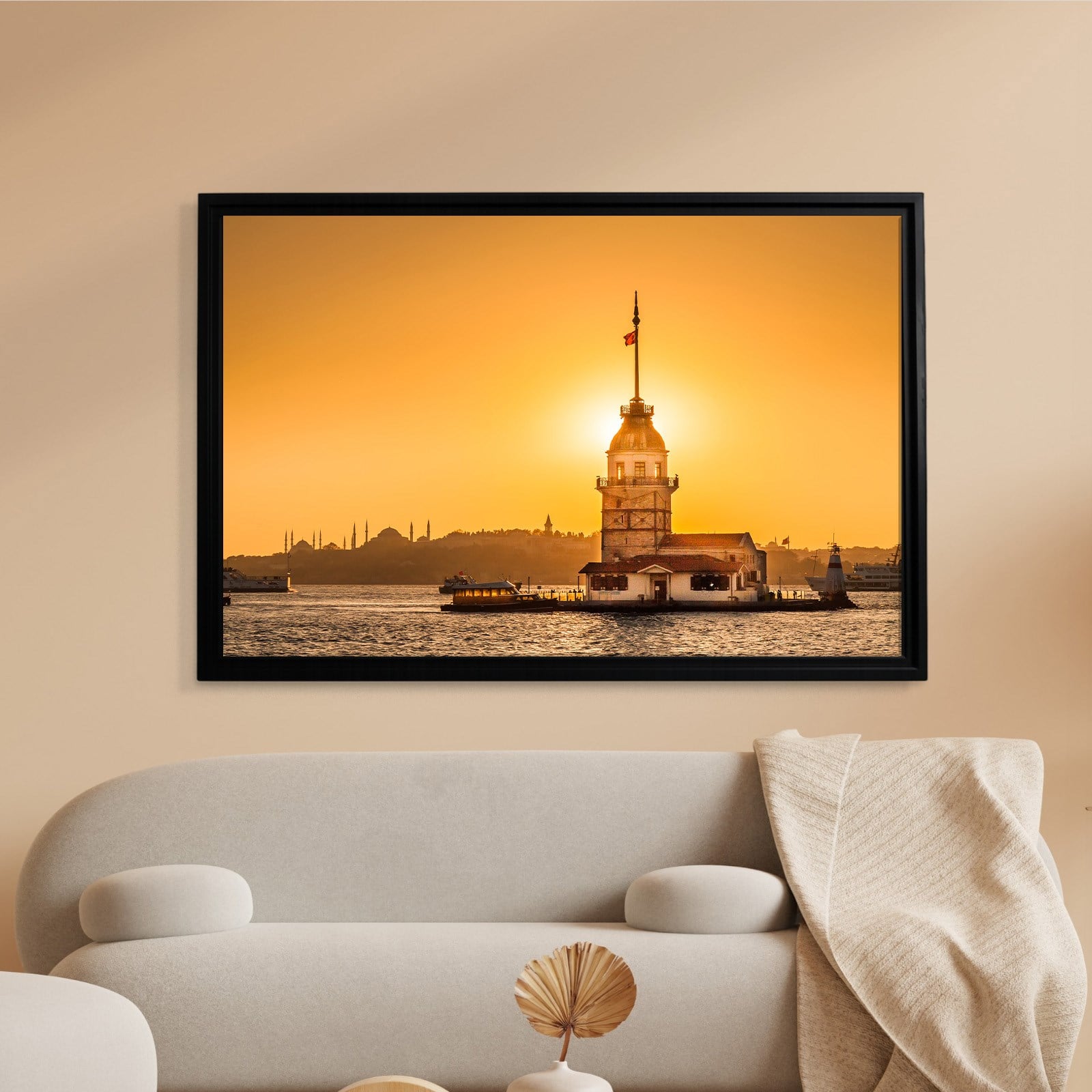 İSTANBUL – Güneşin Işığında Kız Kulesi
