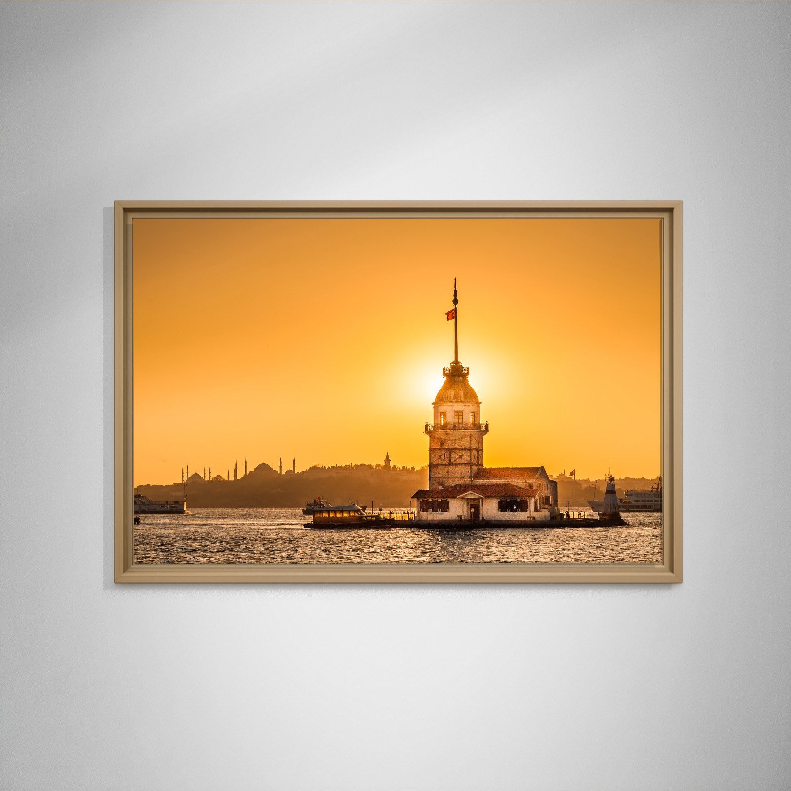 İSTANBUL – Güneşin Işığında Kız Kulesi