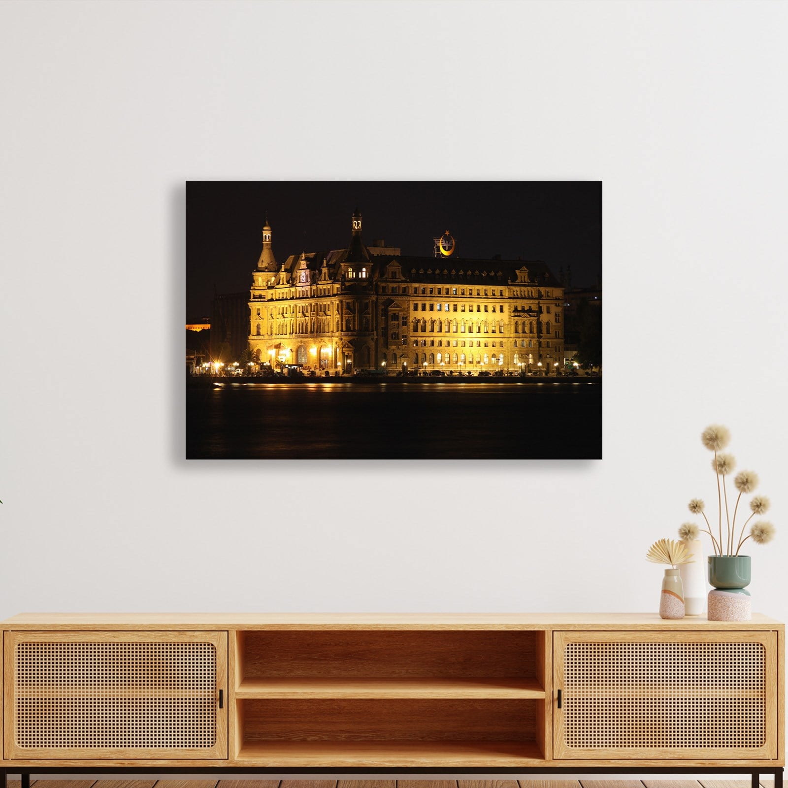 İSTANBUL – Haydarpaşa’nın Işığında Zamanın Sessizliği