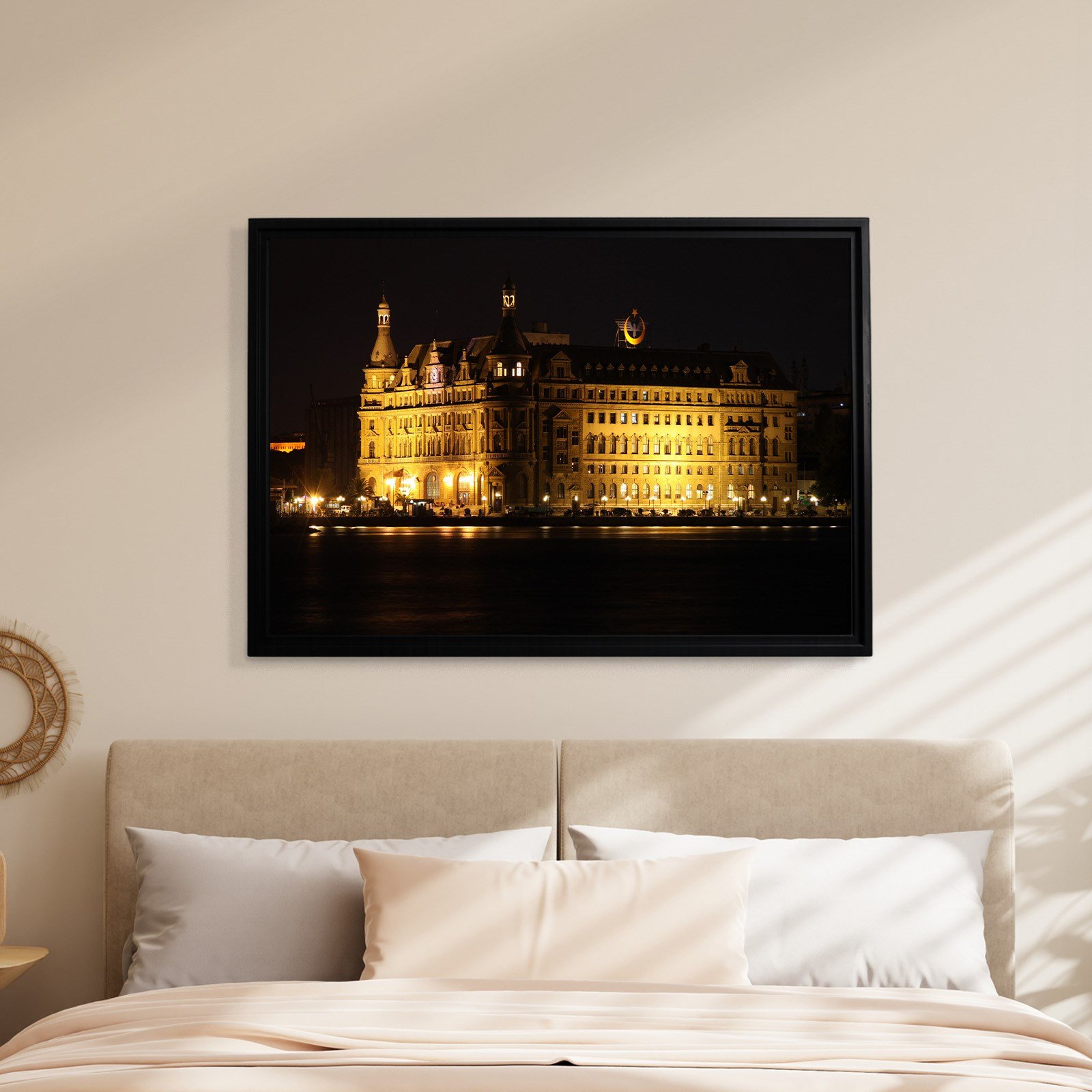 İSTANBUL – Haydarpaşa’nın Işığında Zamanın Sessizliği