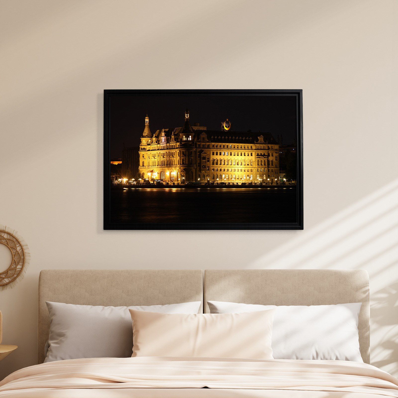 İSTANBUL – Haydarpaşa’nın Işığında Zamanın Sessizliği