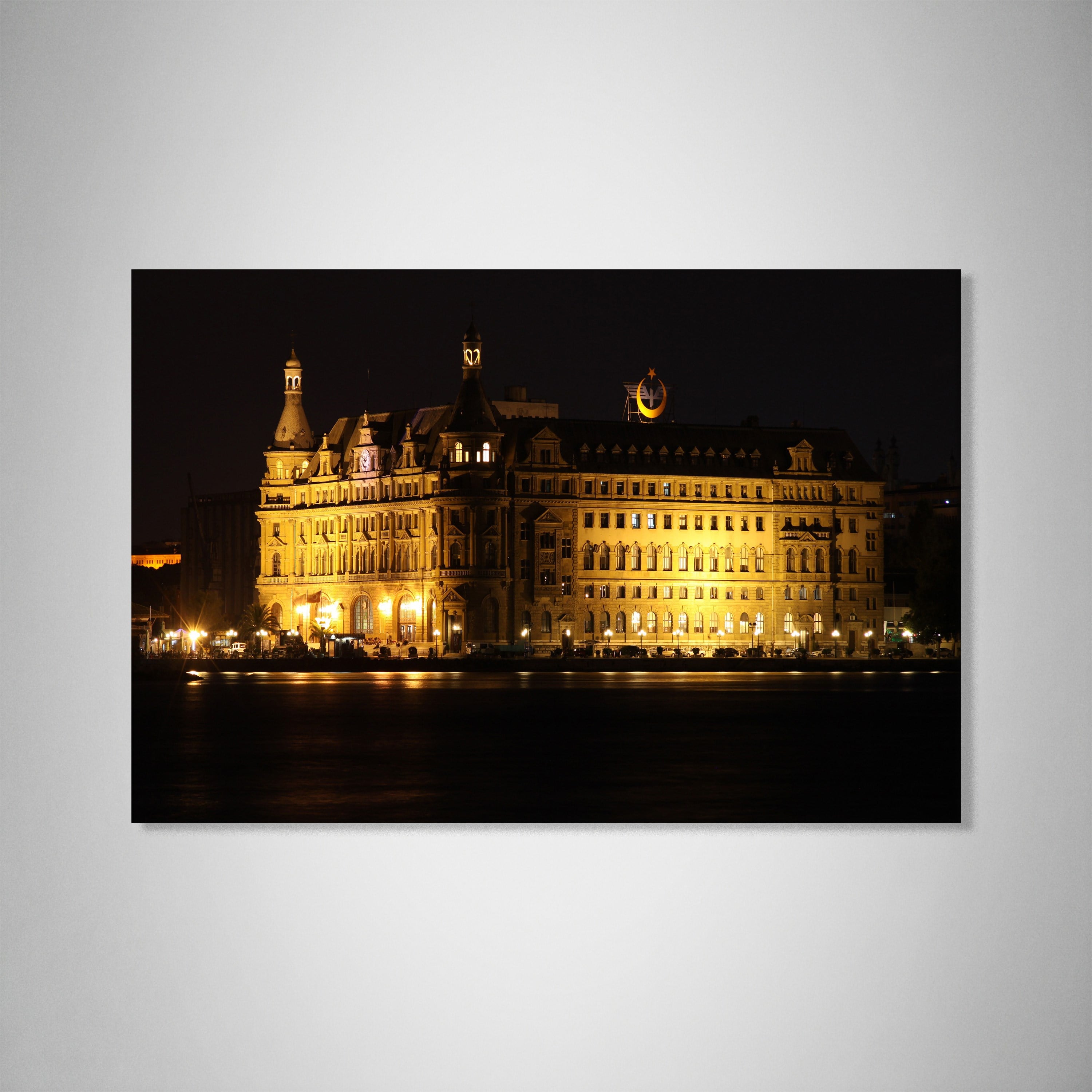 İSTANBUL – Haydarpaşa’nın Işığında Zamanın Sessizliği