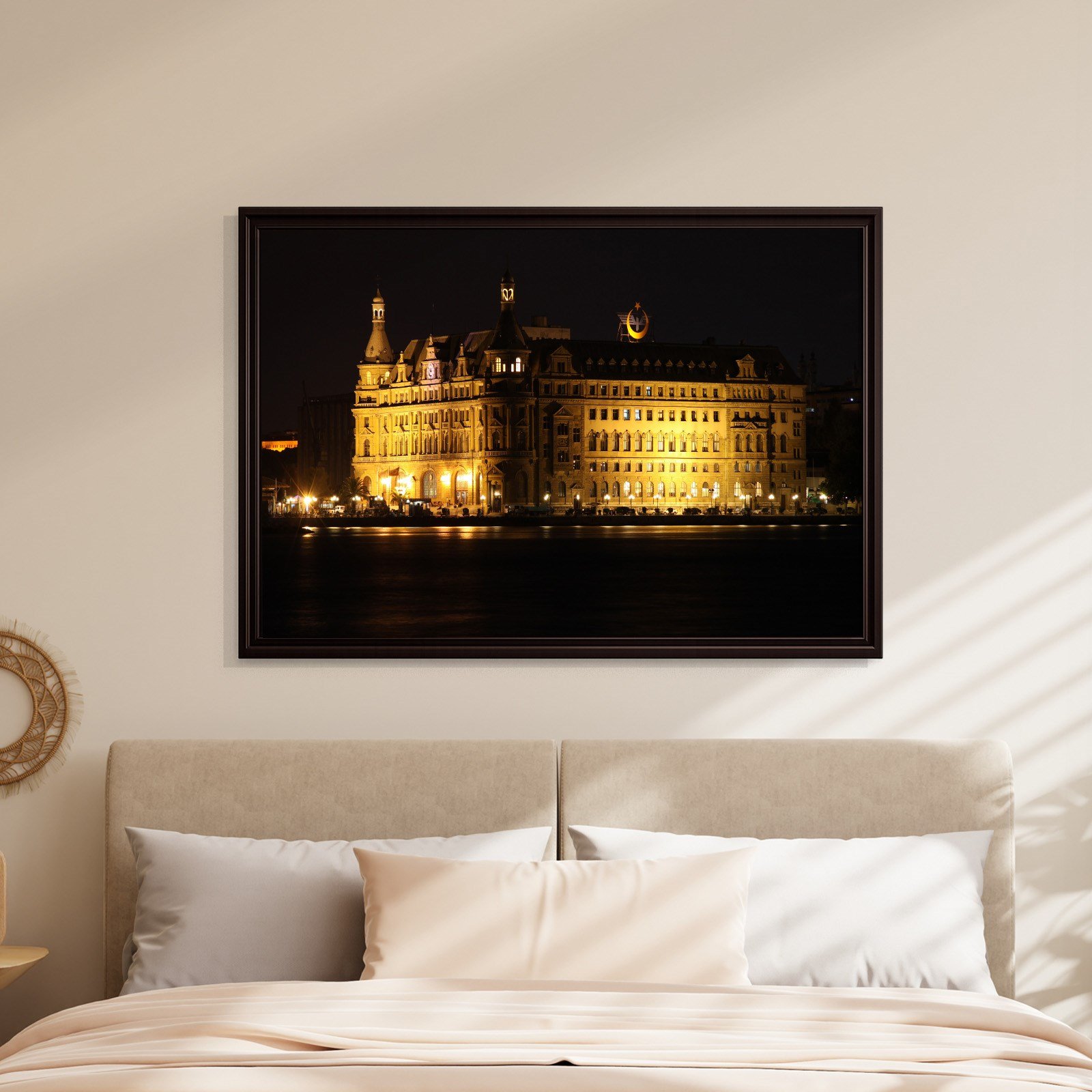 İSTANBUL – Haydarpaşa’nın Işığında Zamanın Sessizliği