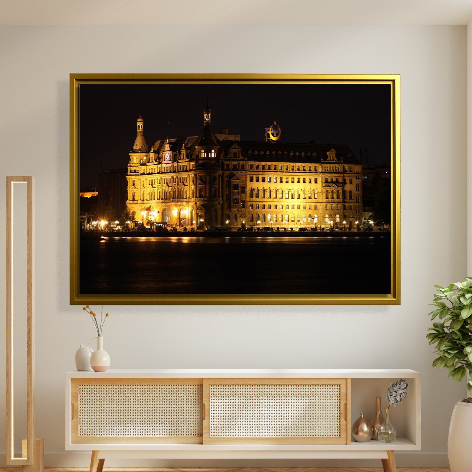 İSTANBUL – Haydarpaşa’nın Işığında Zamanın Sessizliği
