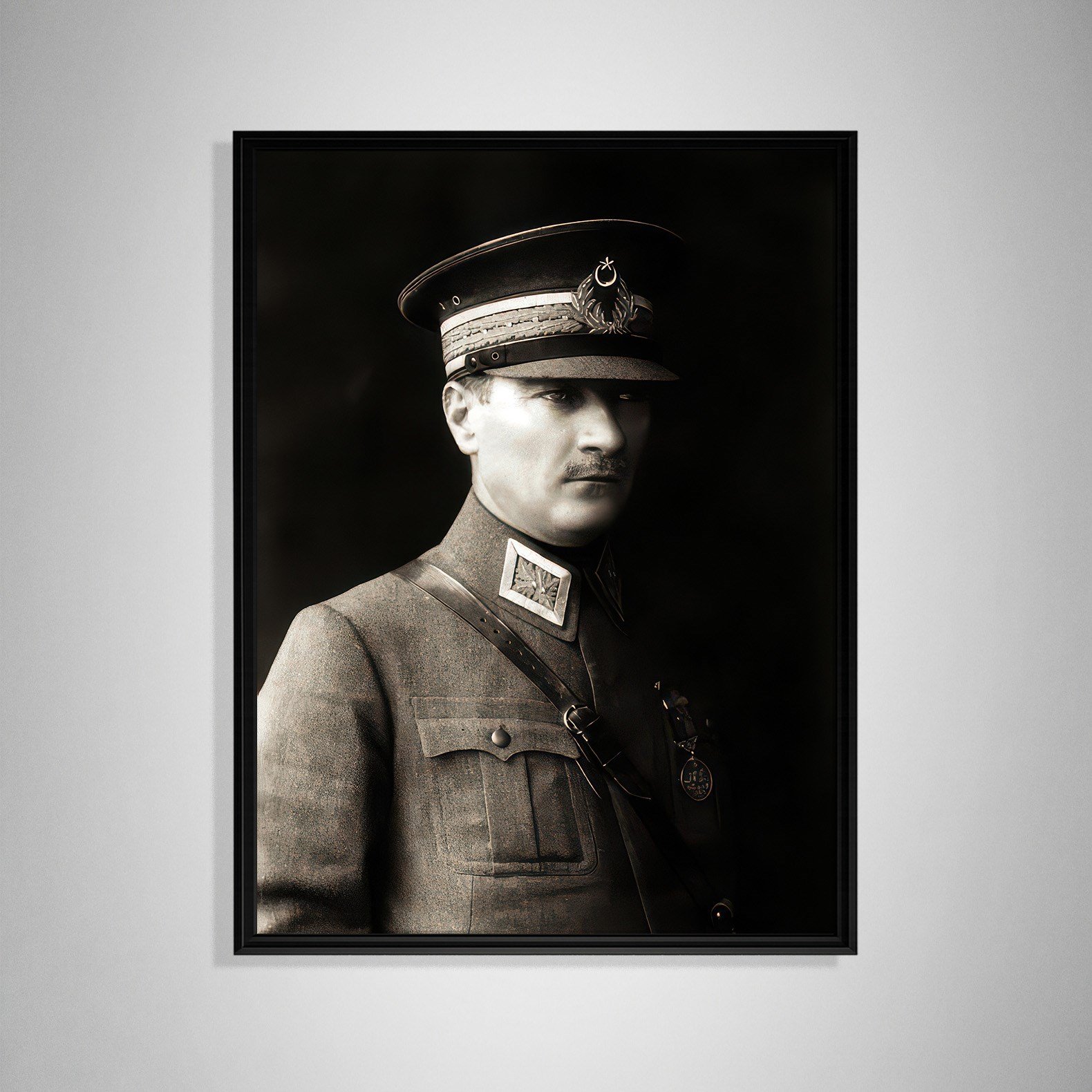 Mustafa Kemal Atatürk Askeri Üniformalı Portre Kanvas Tablo – Premium HD Baskı
