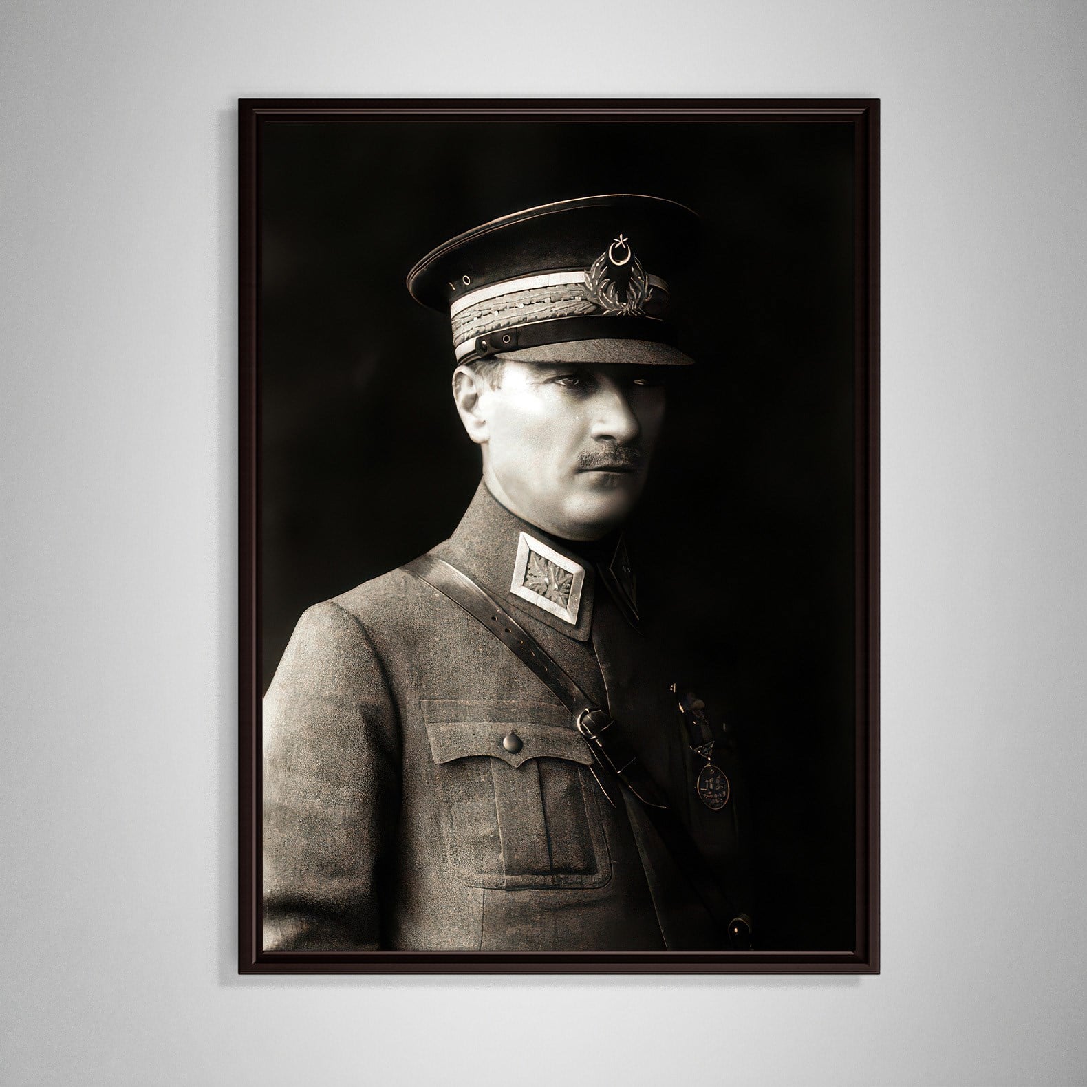 Mustafa Kemal Atatürk Askeri Üniformalı Portre Kanvas Tablo – Premium HD Baskı