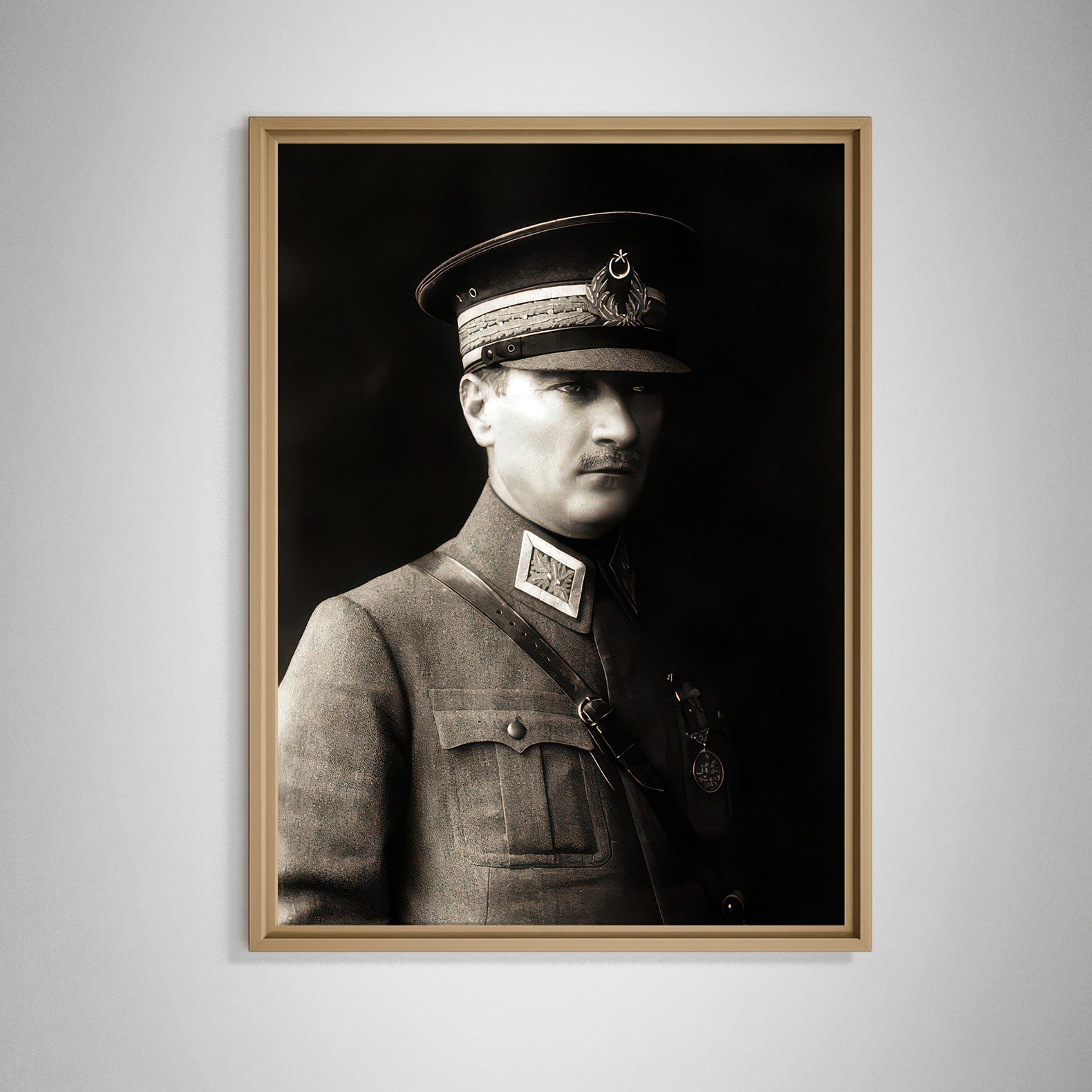 Mustafa Kemal Atatürk Askeri Üniformalı Portre Kanvas Tablo – Premium HD Baskı