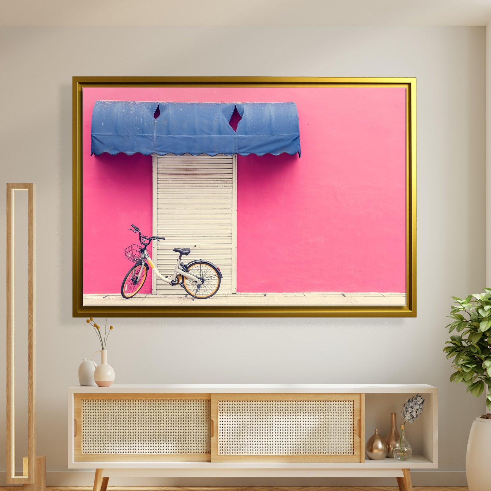Pembe Duvar ve Bisiklet Kanvas Tablo | Minimal Şehir Fotoğrafı Duvar Dekoru