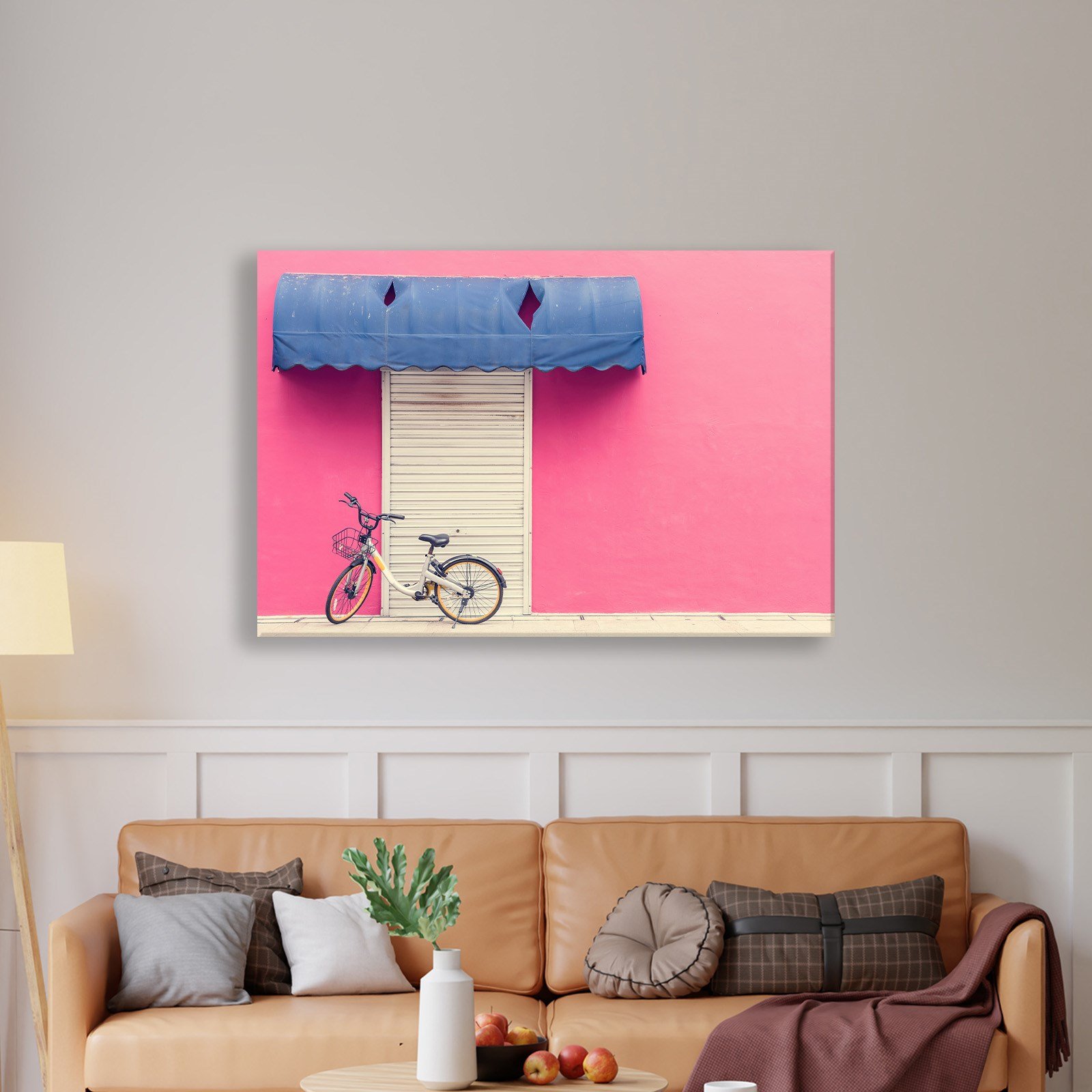 Pembe Duvar ve Bisiklet Kanvas Tablo | Minimal Şehir Fotoğrafı Duvar Dekoru