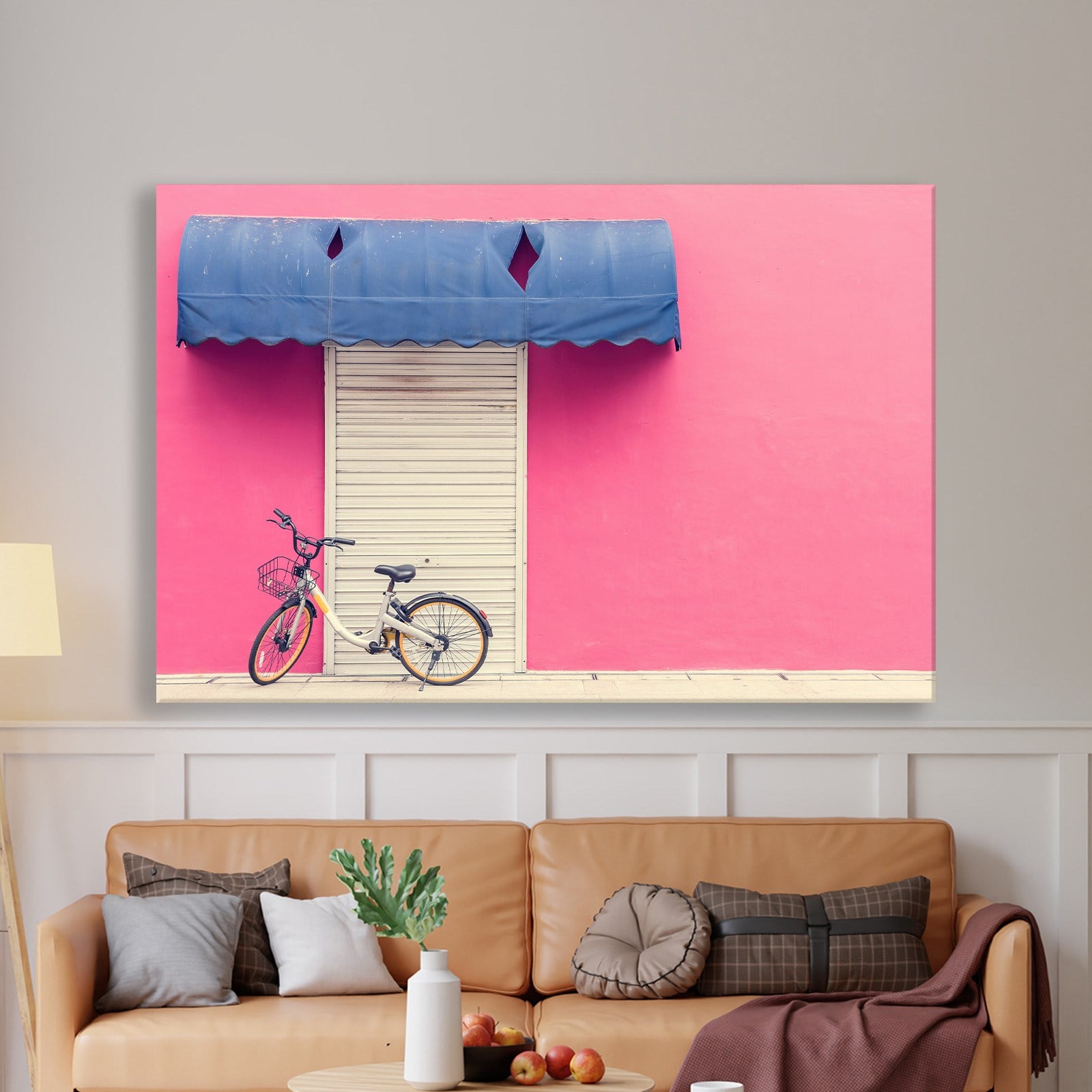 Pembe Duvar ve Bisiklet Kanvas Tablo | Minimal Şehir Fotoğrafı Duvar Dekoru