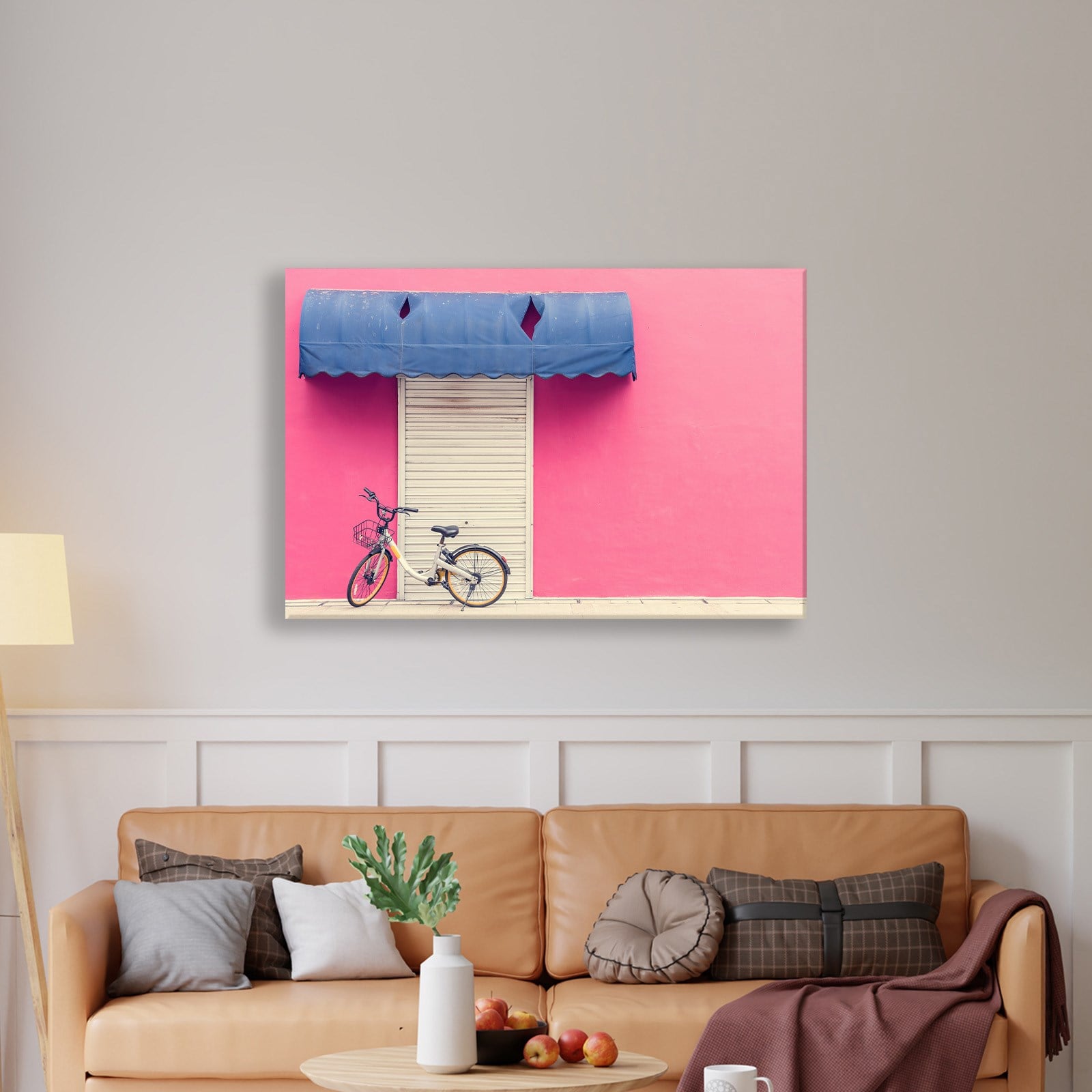 Pembe Duvar ve Bisiklet Kanvas Tablo | Minimal Şehir Fotoğrafı Duvar Dekoru