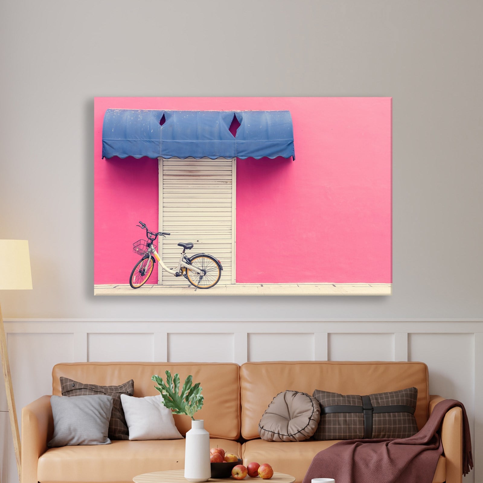 Pembe Duvar ve Bisiklet Kanvas Tablo | Minimal Şehir Fotoğrafı Duvar Dekoru