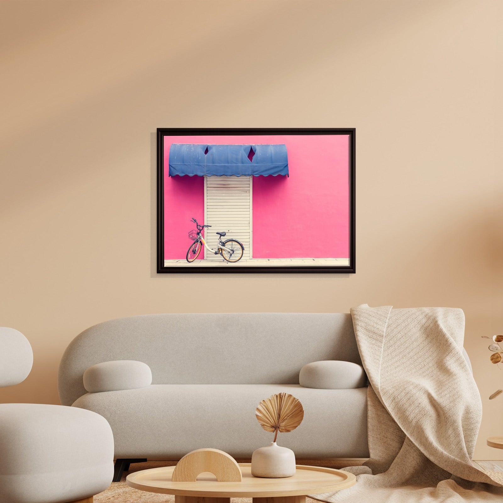 Pembe Duvar ve Bisiklet Kanvas Tablo | Minimal Şehir Fotoğrafı Duvar Dekoru