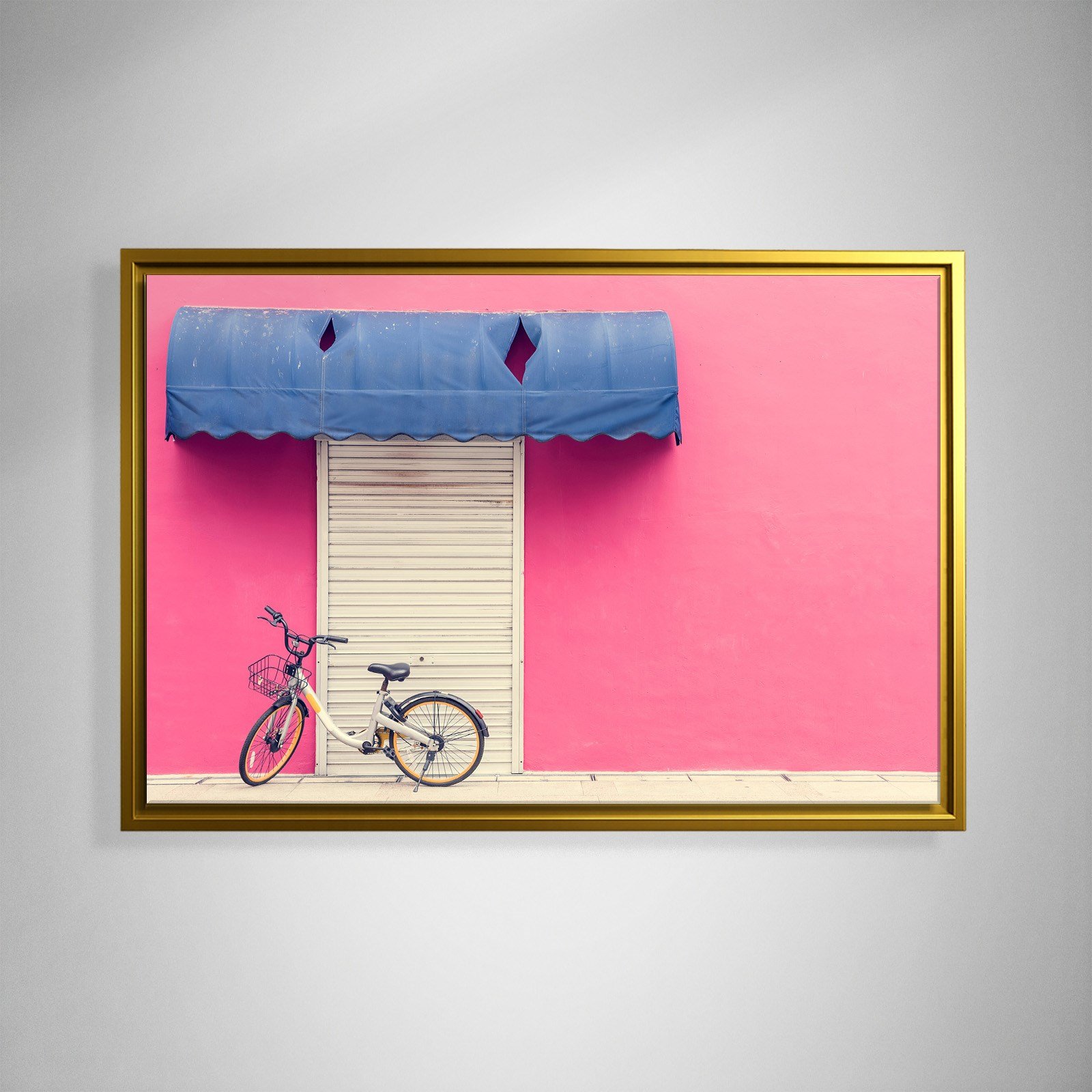 Pembe Duvar ve Bisiklet Kanvas Tablo | Minimal Şehir Fotoğrafı Duvar Dekoru