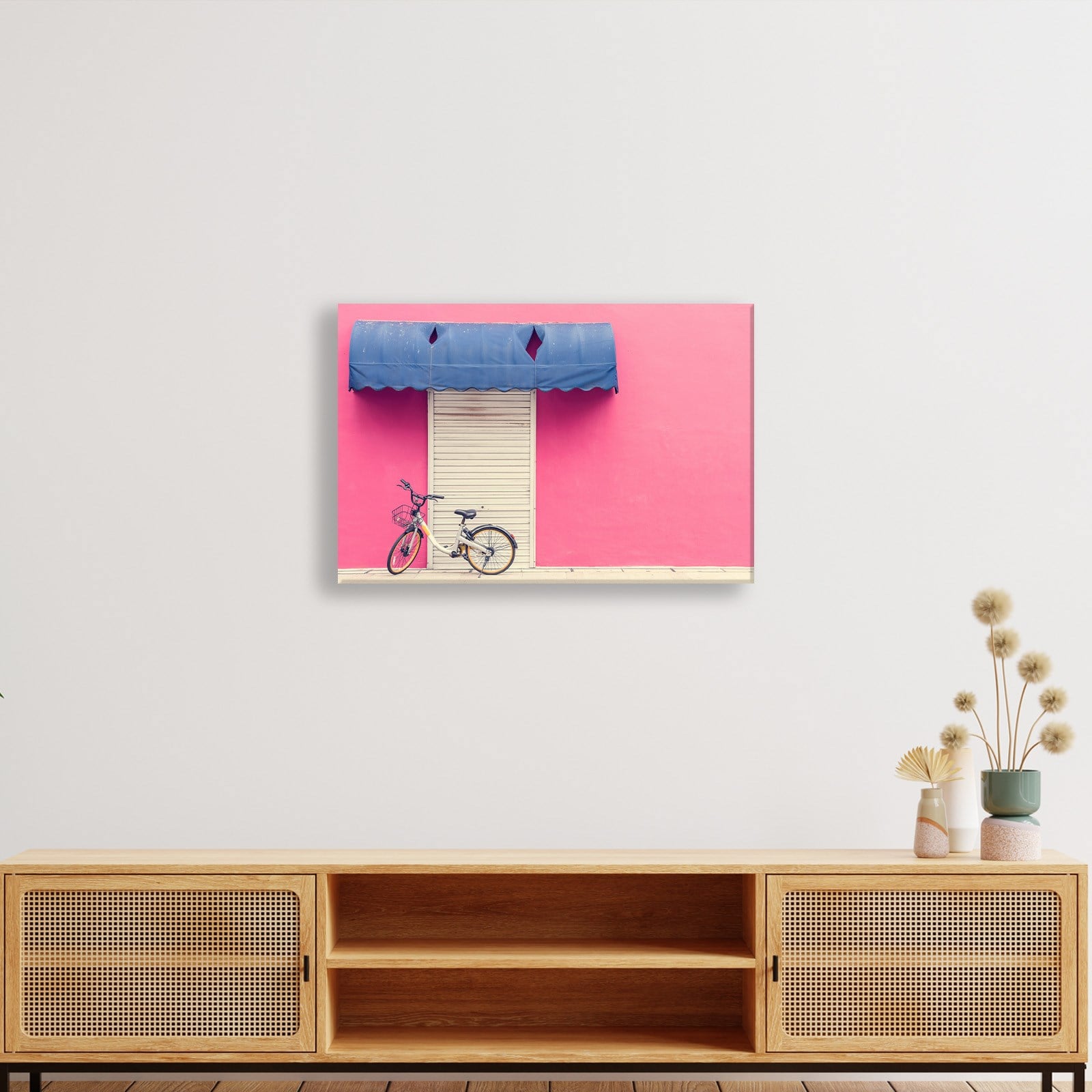 Pembe Duvar ve Bisiklet Kanvas Tablo | Minimal Şehir Fotoğrafı Duvar Dekoru
